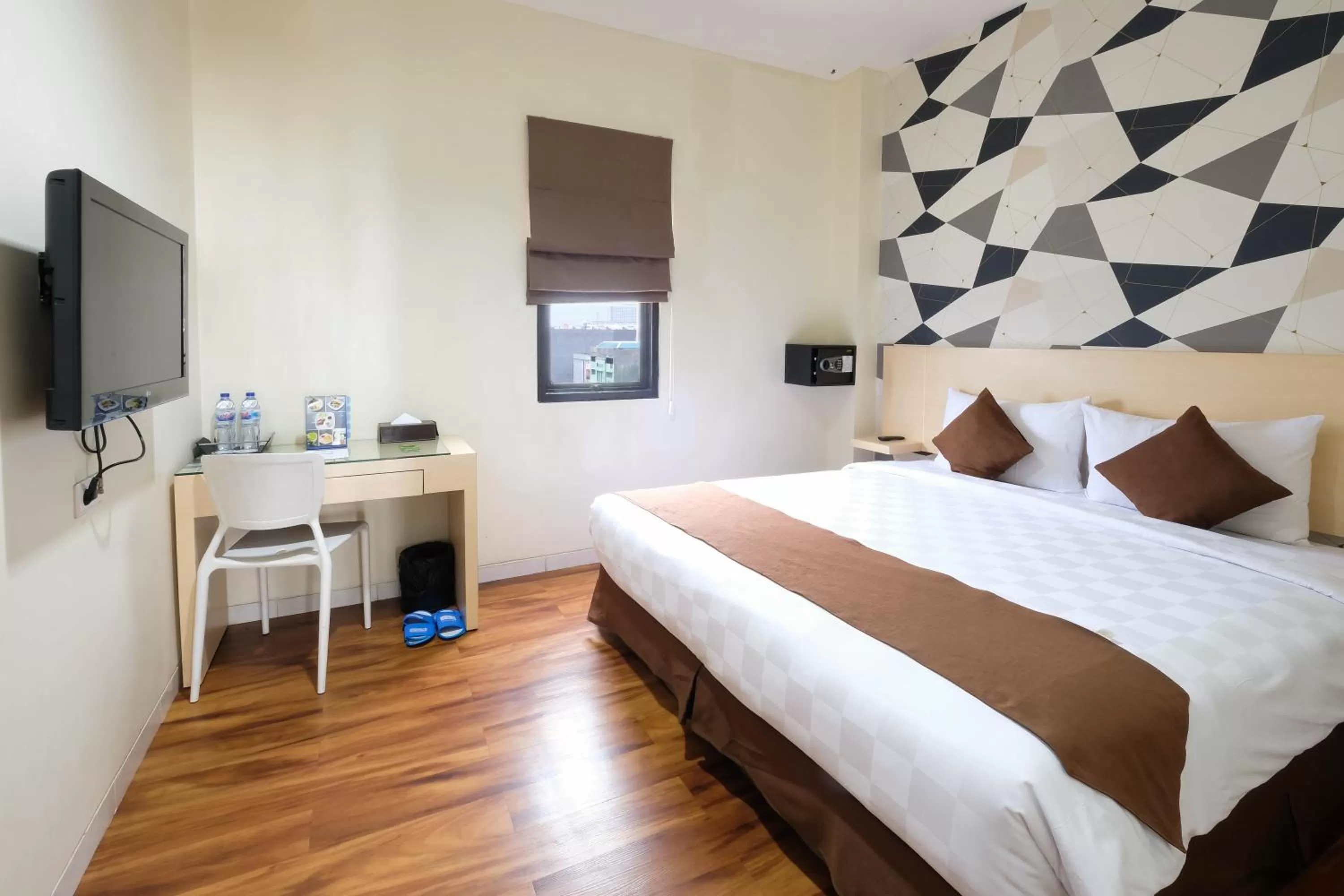 Bedroom, Bed in Hotel 88 Mangga Besar Raya 120 Jakarta By WH
