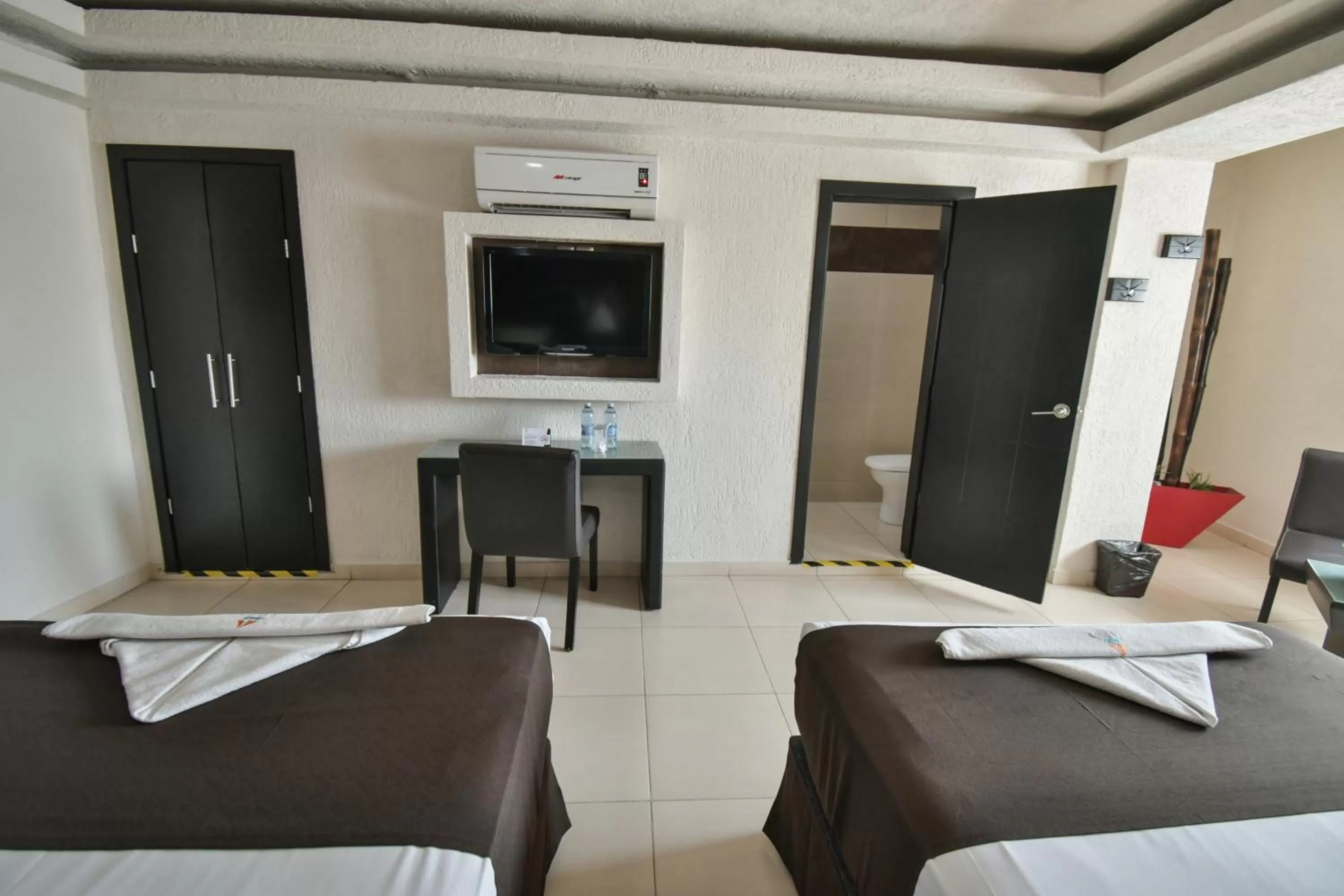 Bed in Hotel Portonovo Plaza Centro