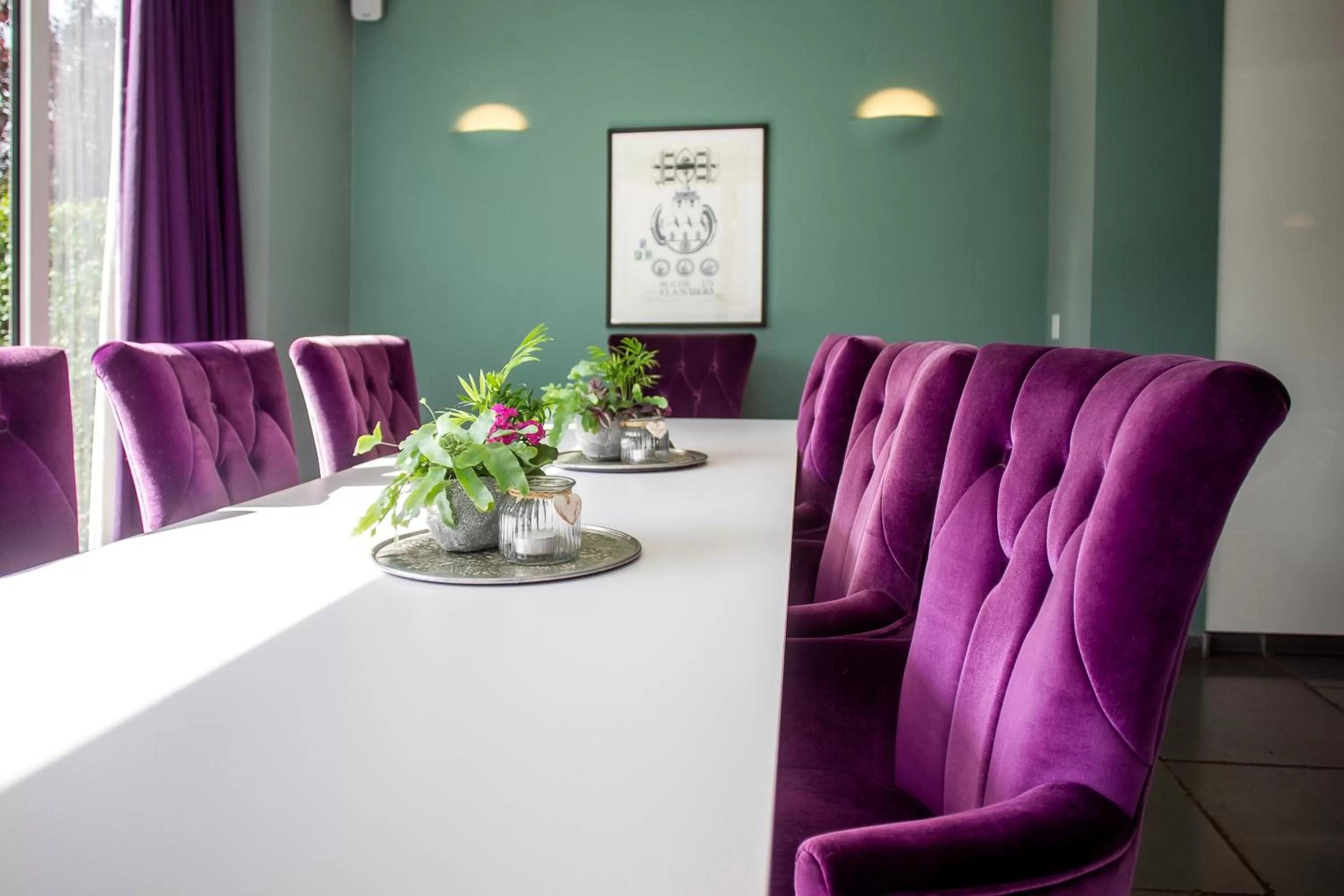 Communal lounge/ TV room in B&B Saint-Georges -Located in the city centre of Bruges-