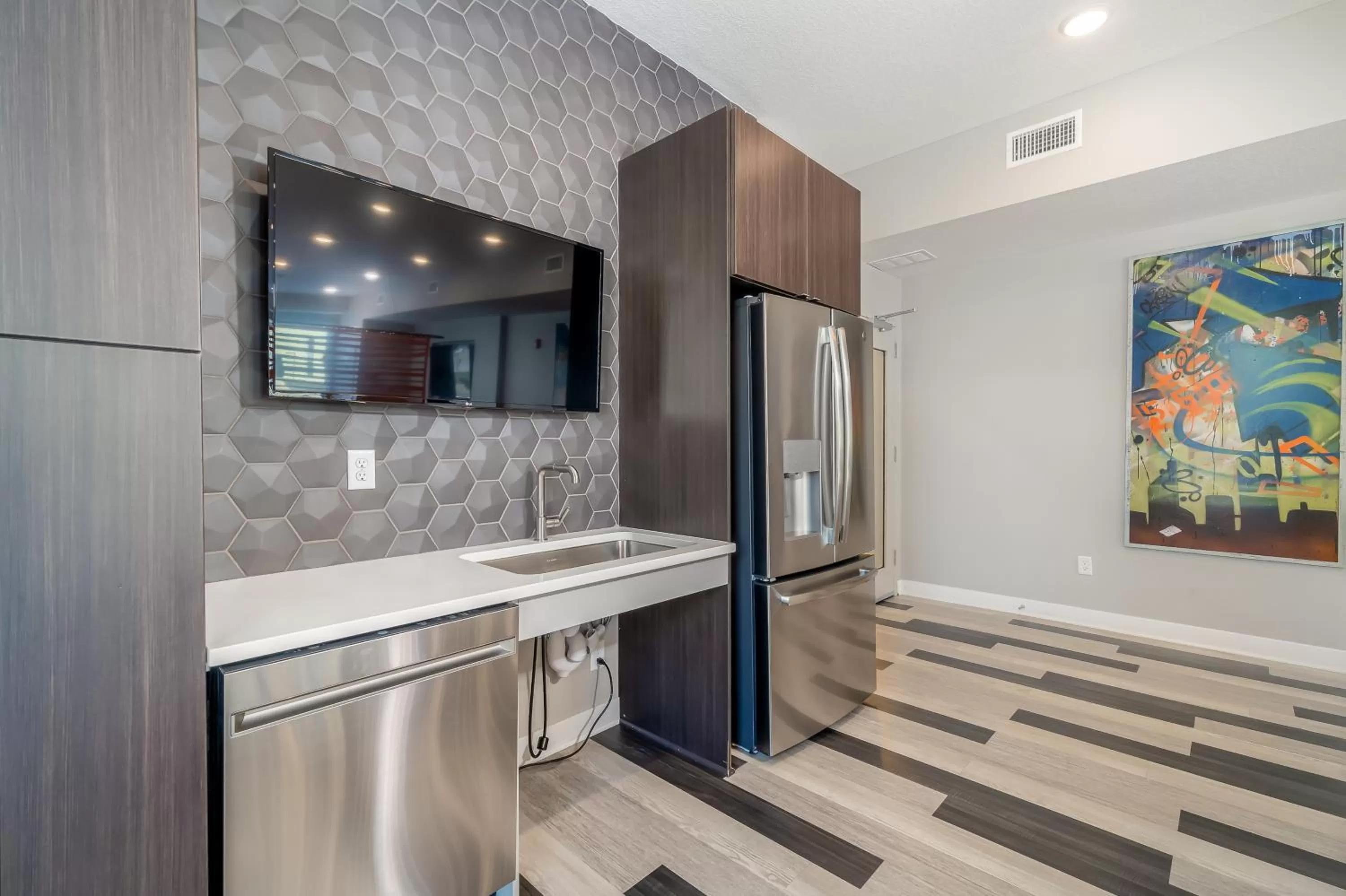 Communal kitchen in Kasa Downtown Des Moines