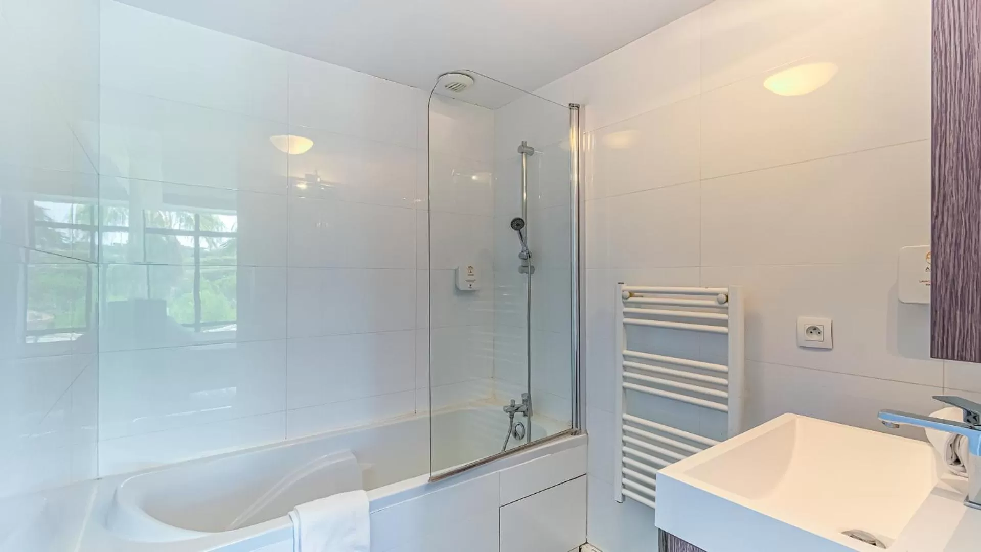 Bathroom in Vacancéole - Résidence Adriana