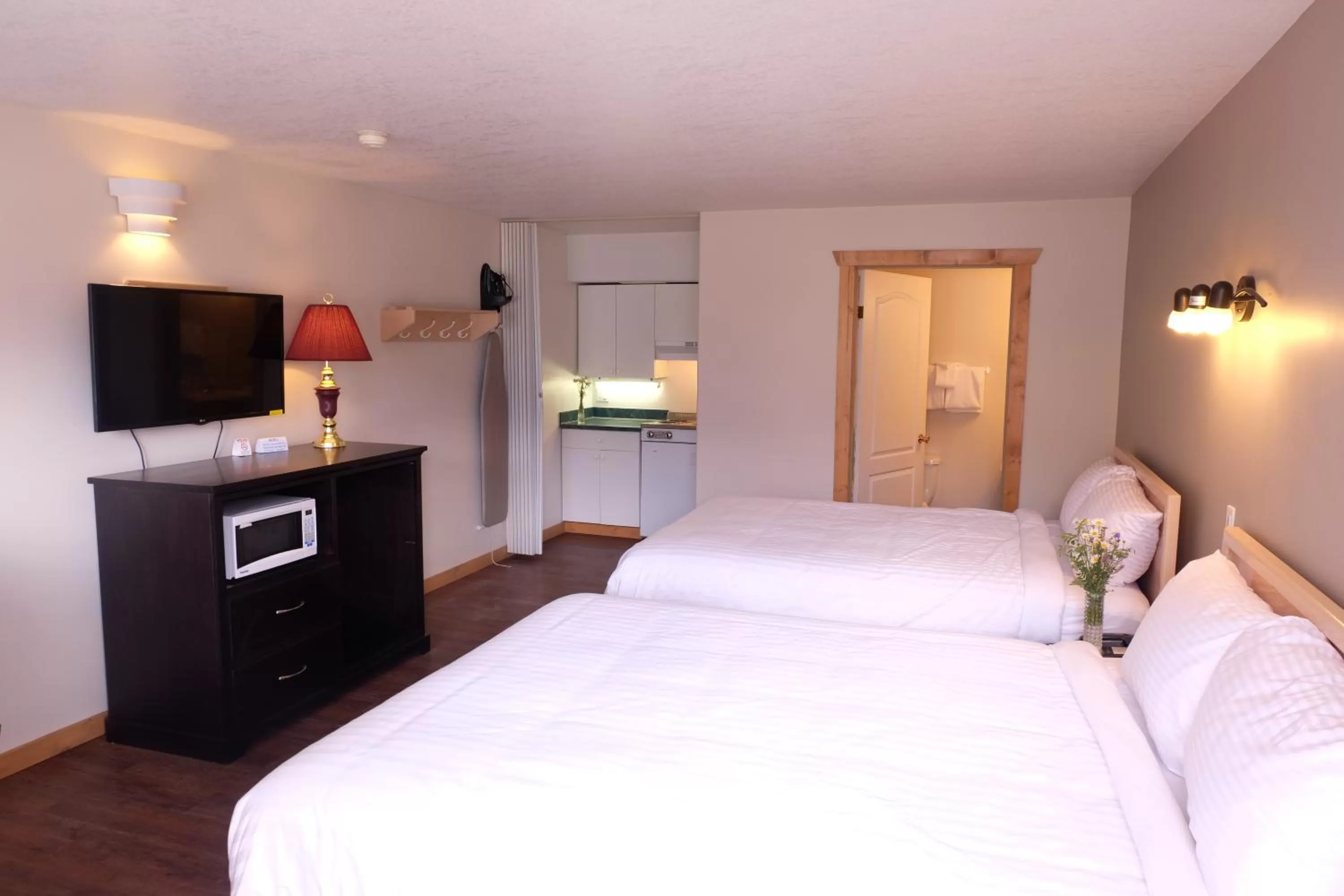 Shower in Golden Village Lodge