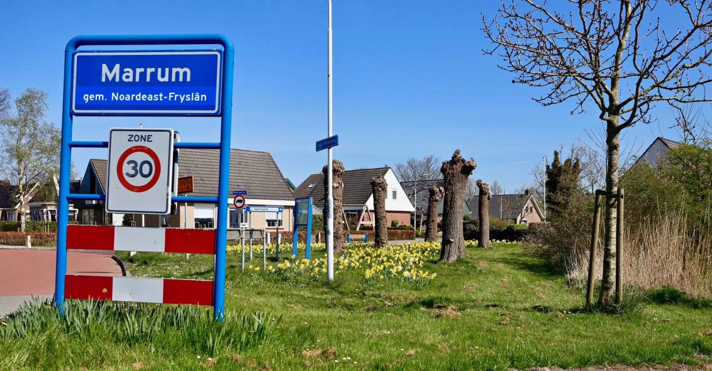 Neighbourhood in B & B Marrum Hotel Marrum