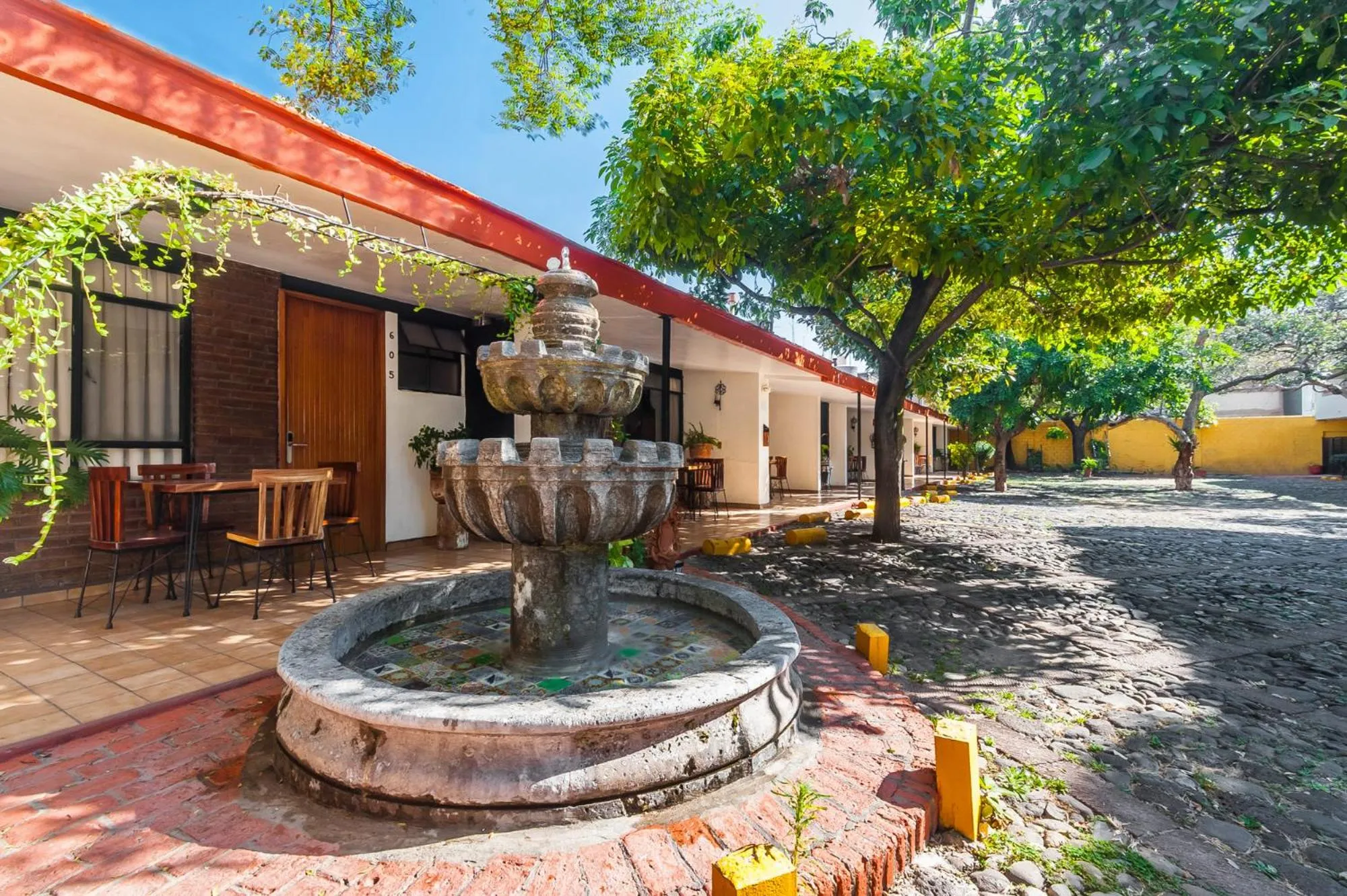 Property building in Hotel Isabel