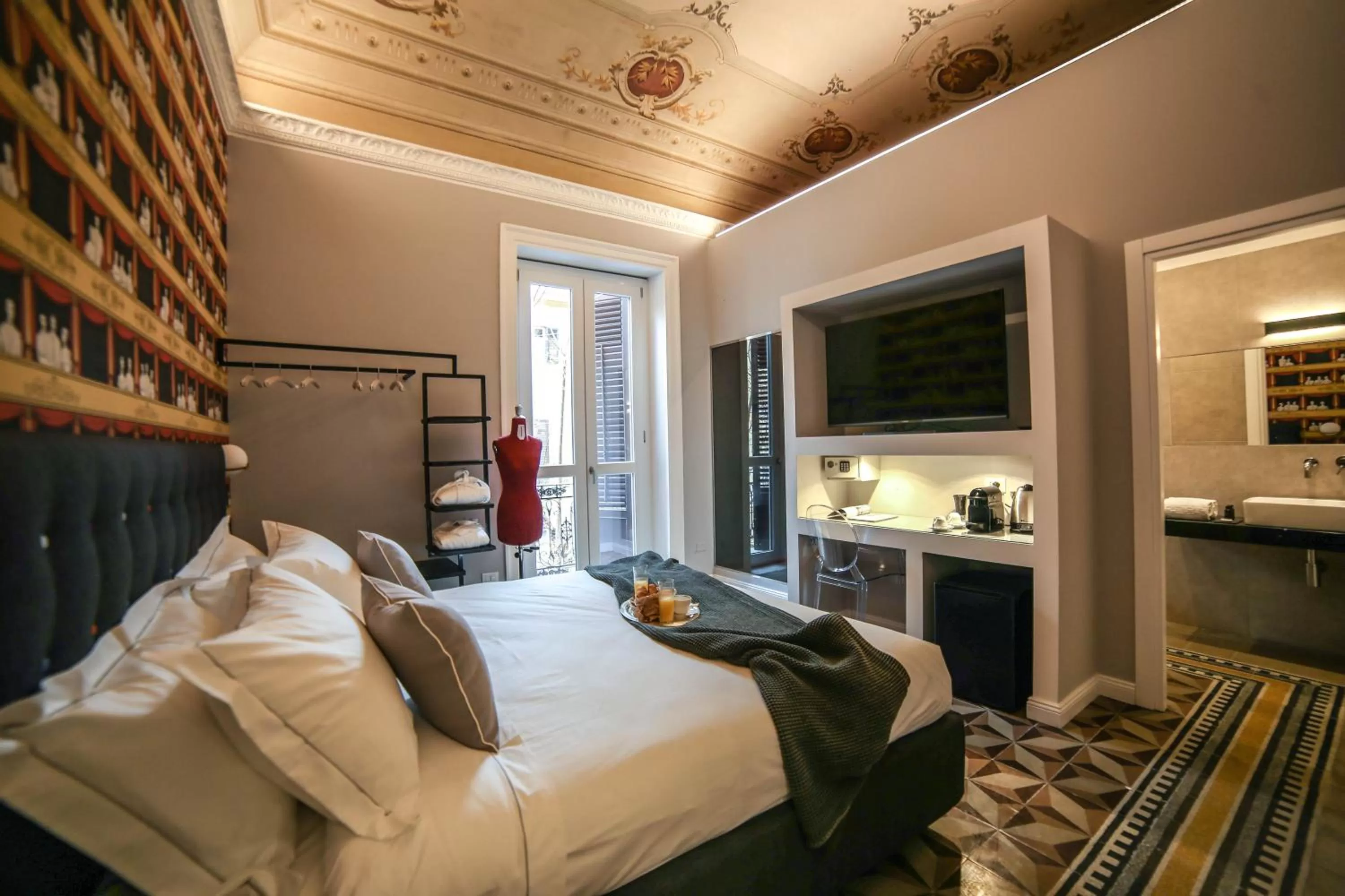 Photo of the whole room, Bed in Family Affair Luxury Rooms&Suites