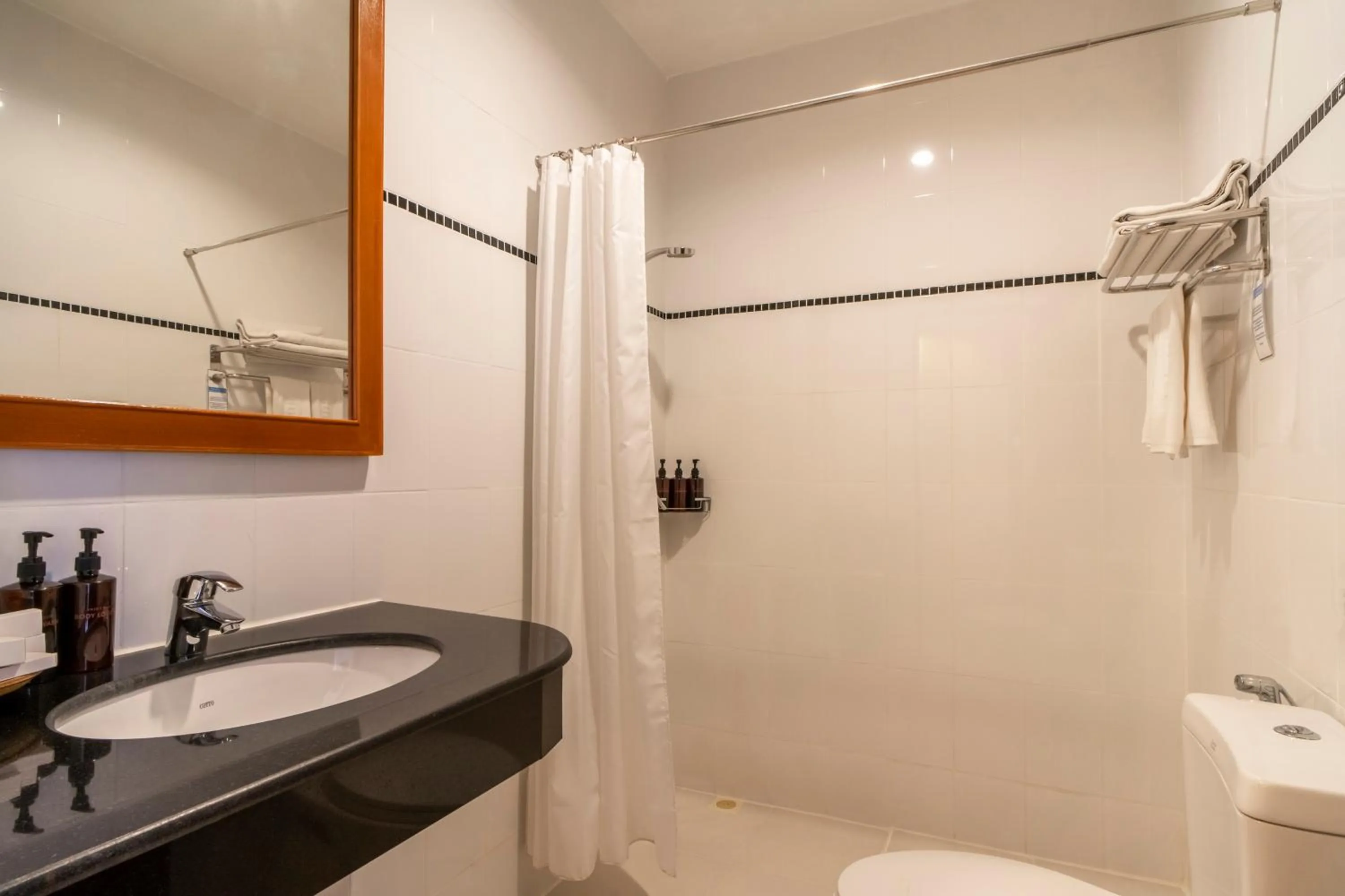 Shower in Best Western Phuket Ocean Resort