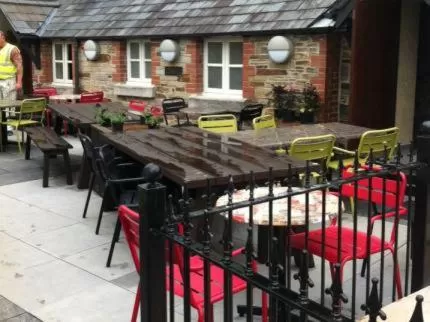 Garden in The Queen's Head Wetherspoon