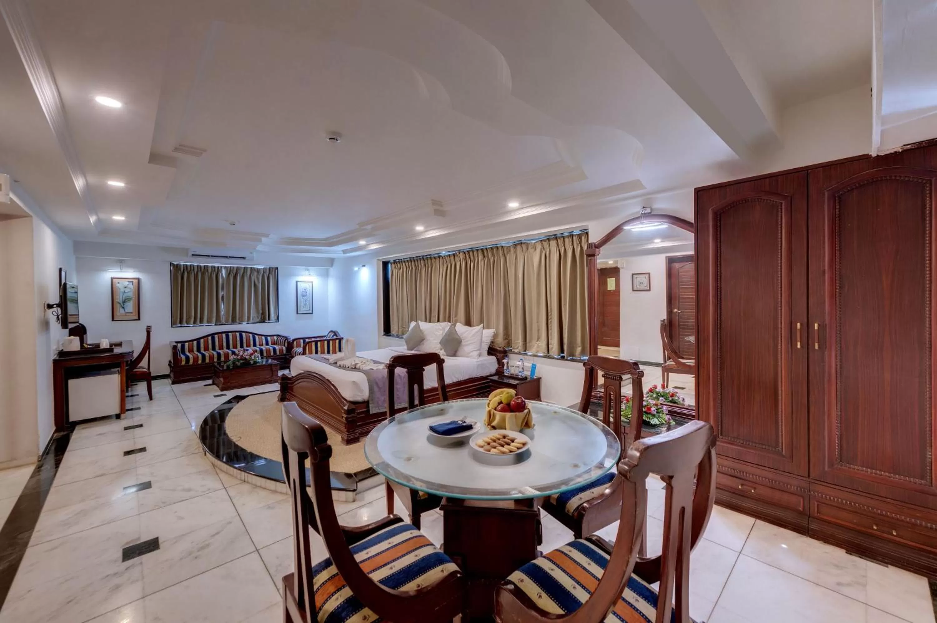 Restaurant/Places to Eat in K K Beacon India