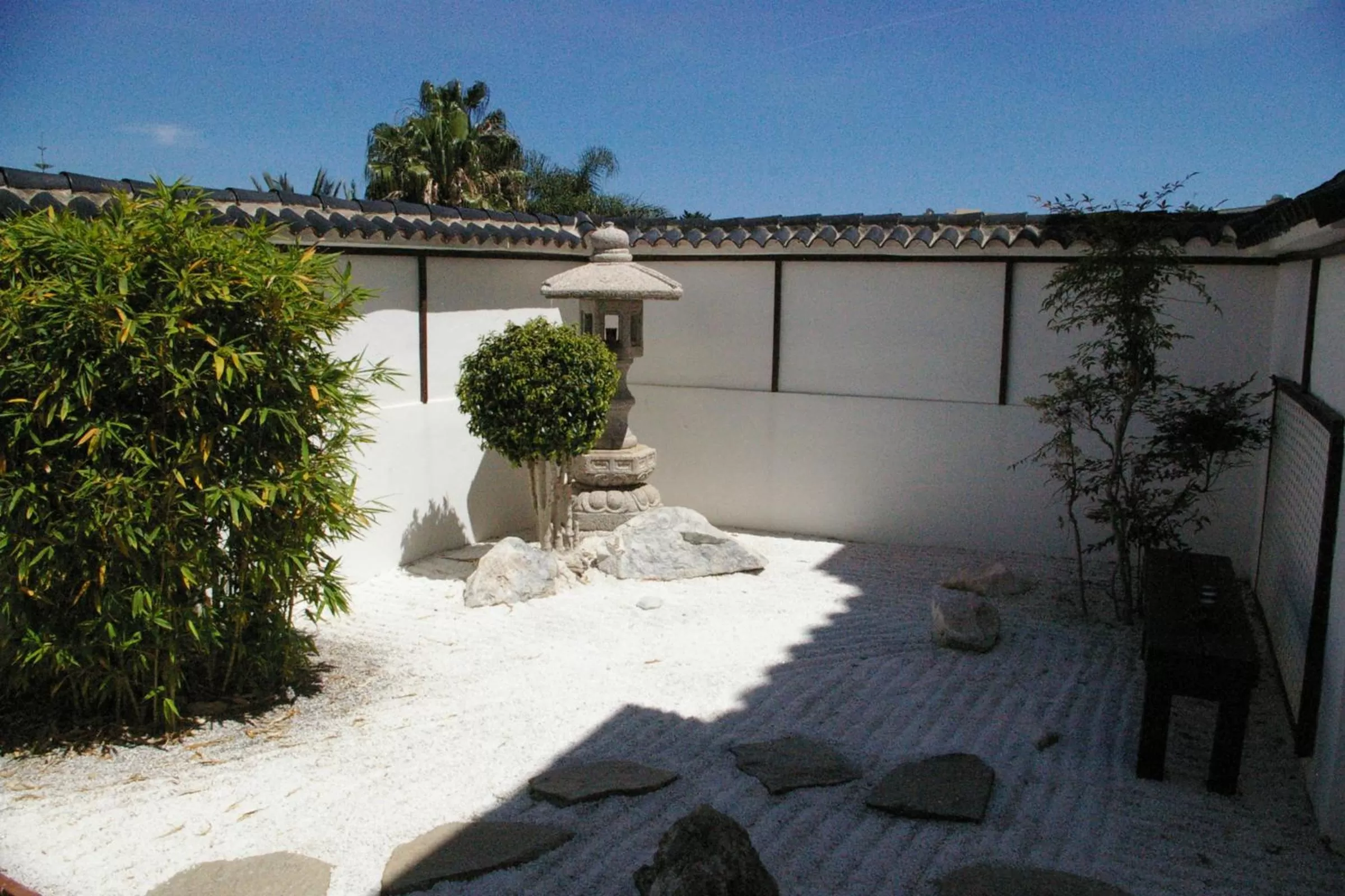 Decorative detail in La Luna Blanca