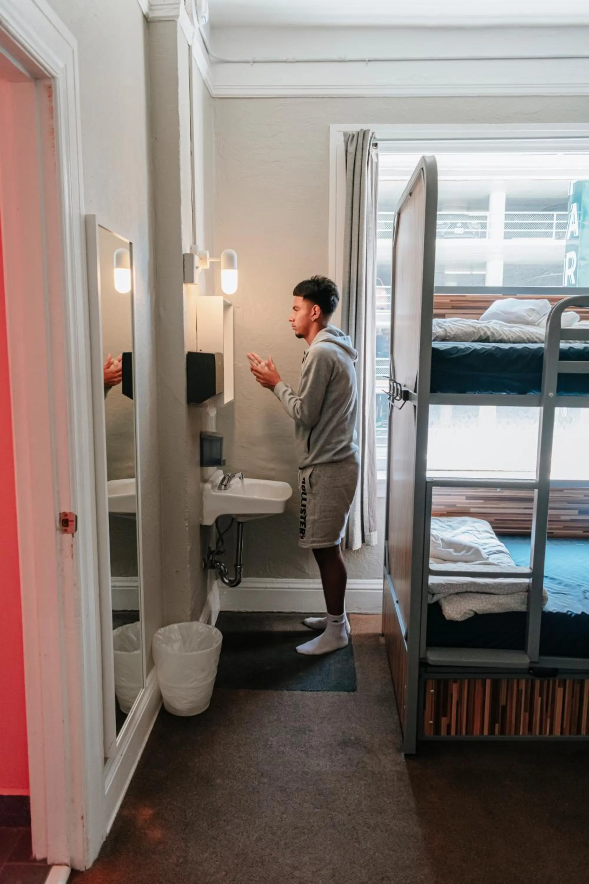 Private 6-Bed Room Ensuite. in HI San Francisco Downtown Hostel