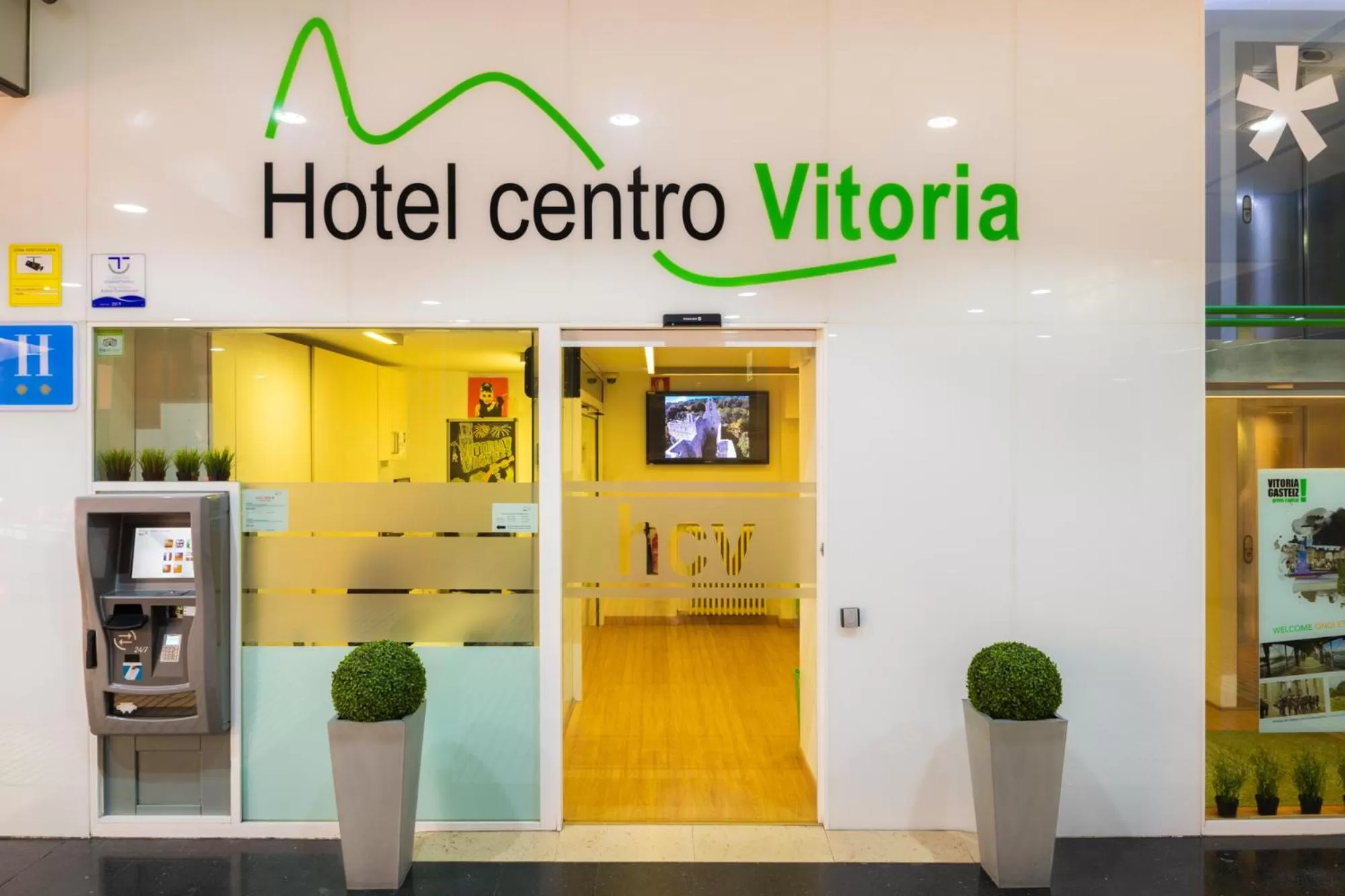 Facade/entrance in Hotel Centro Vitoria AutoCheckIn