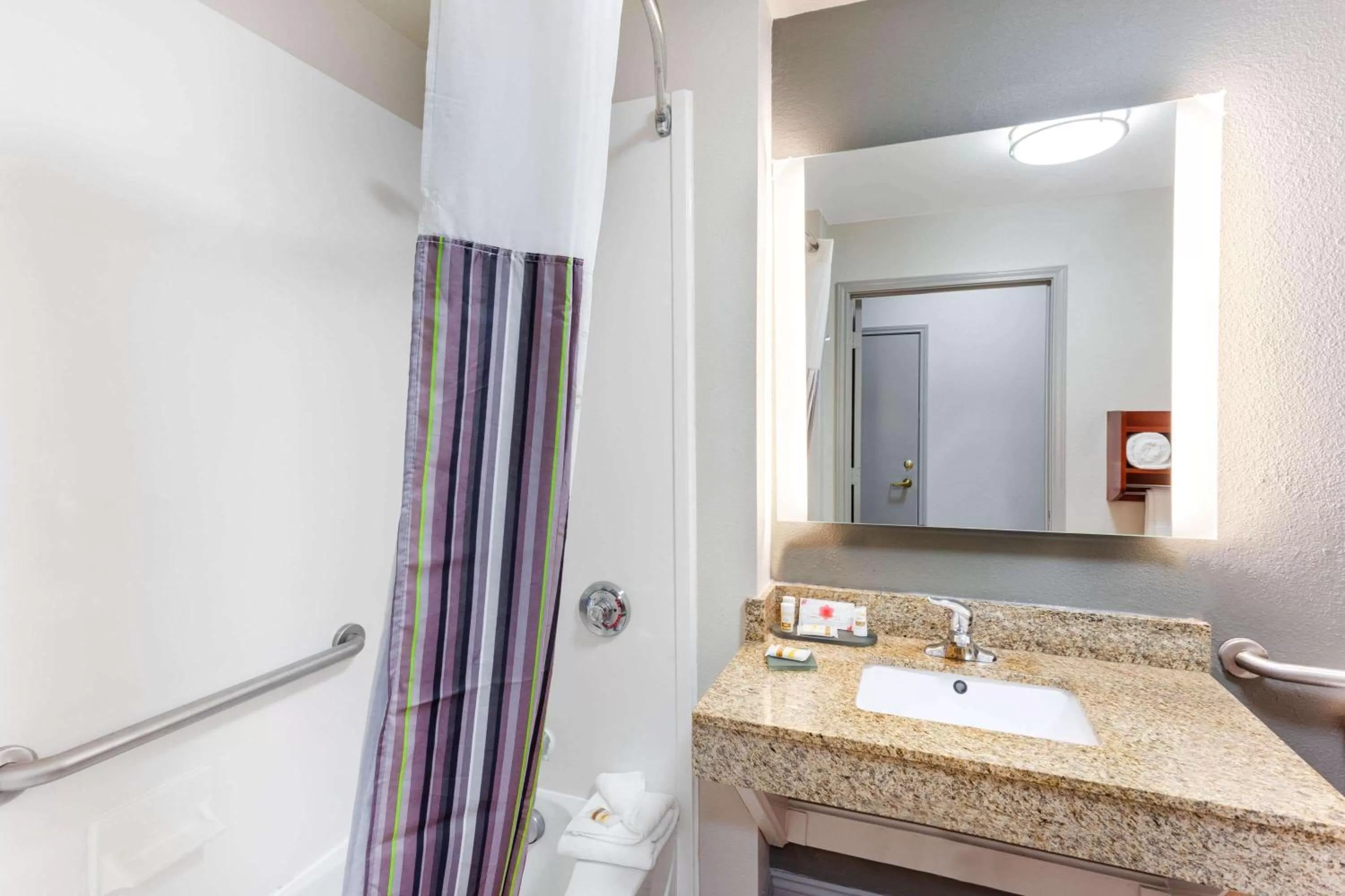 Bathroom in La Quinta by Wyndham Seguin