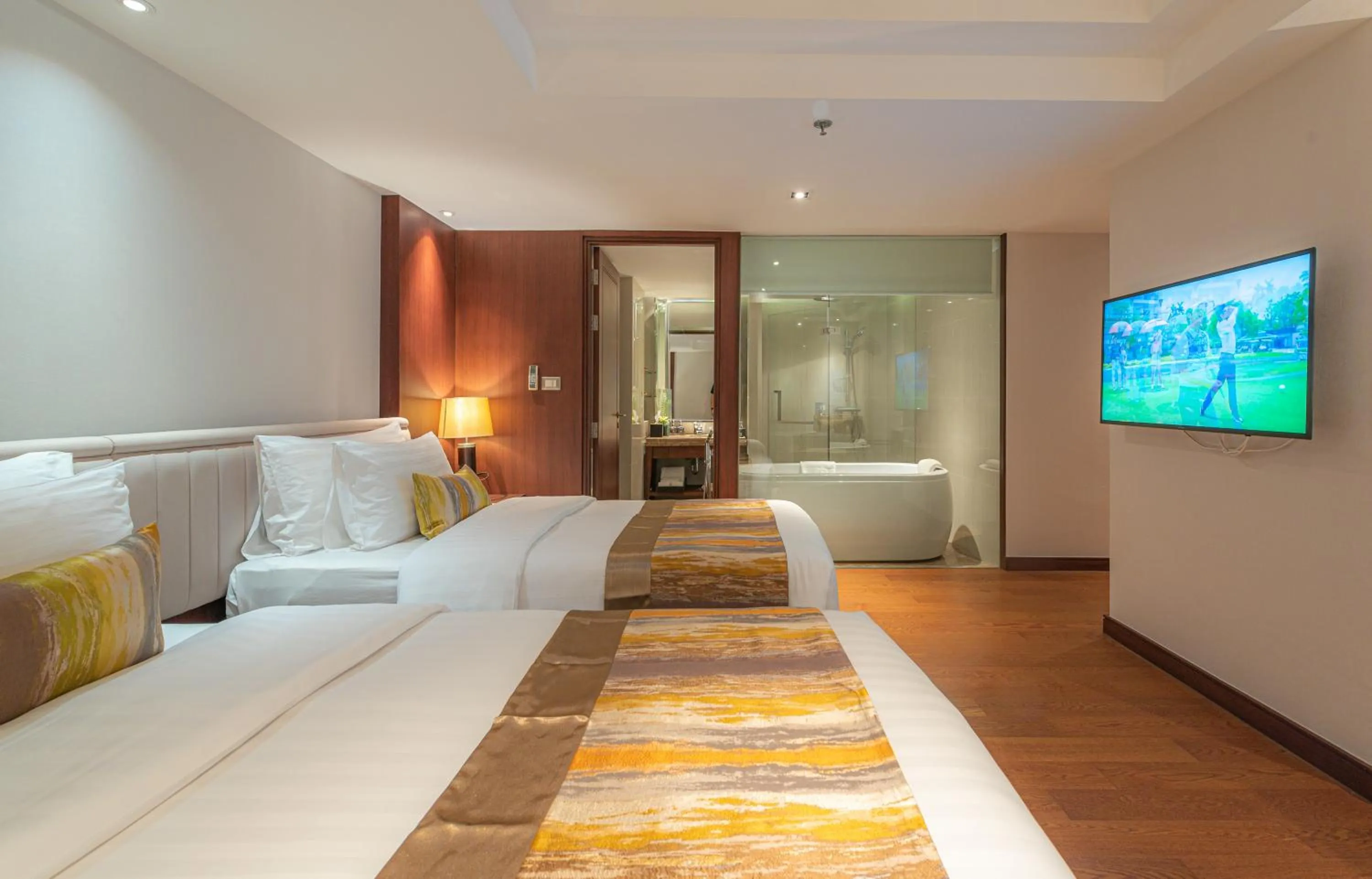 Bedroom, Bed in Summit Windmill Golf Suite Hotel at Suvarnabhumi