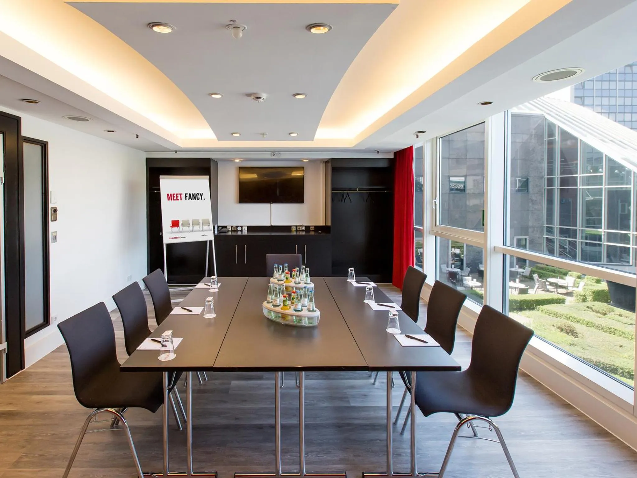 Meeting/conference room in DORMERO Hotel Stuttgart
