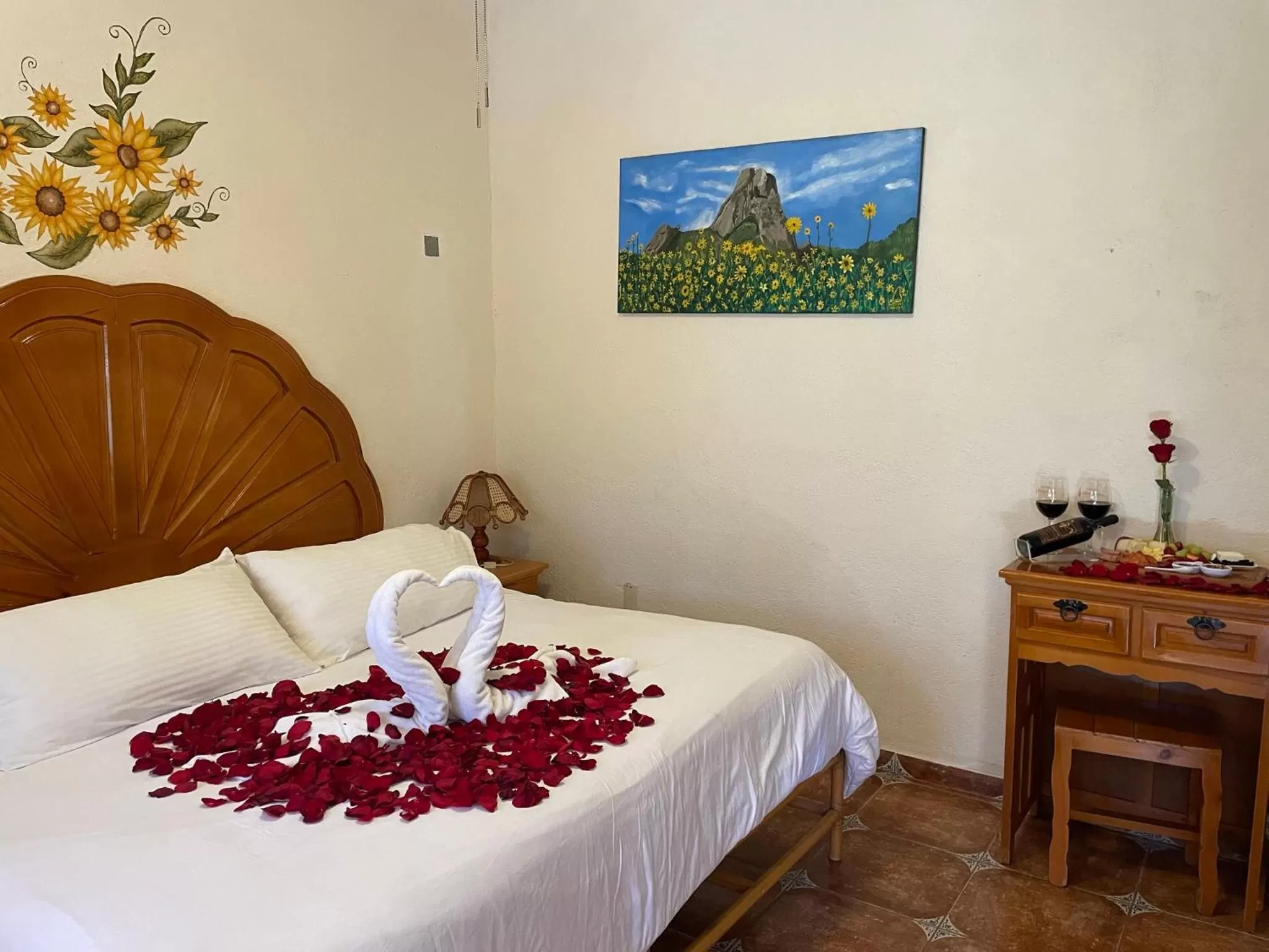 Decorative detail, Bed in Hotel Feregrino