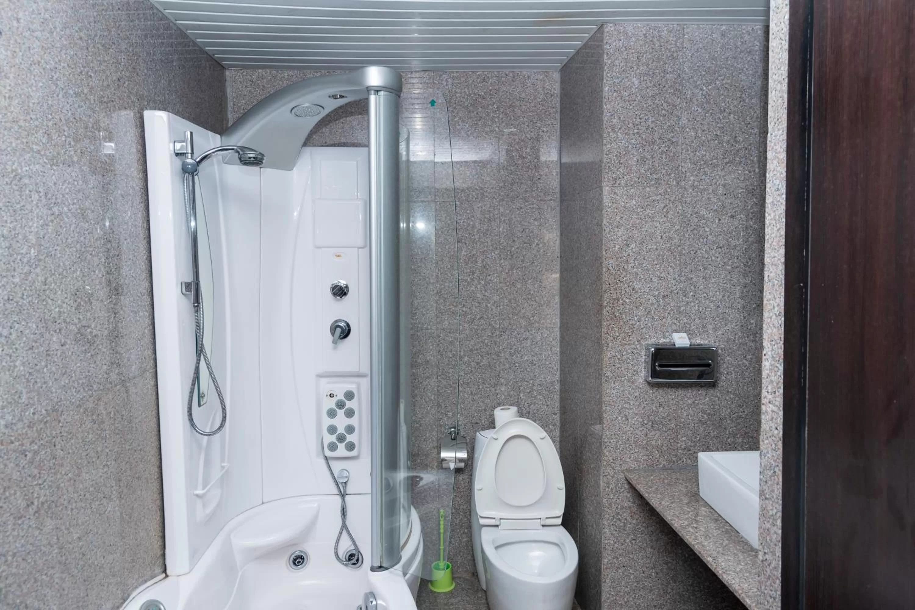 Bathroom in Hawthorn Suites by Wyndham Abuja