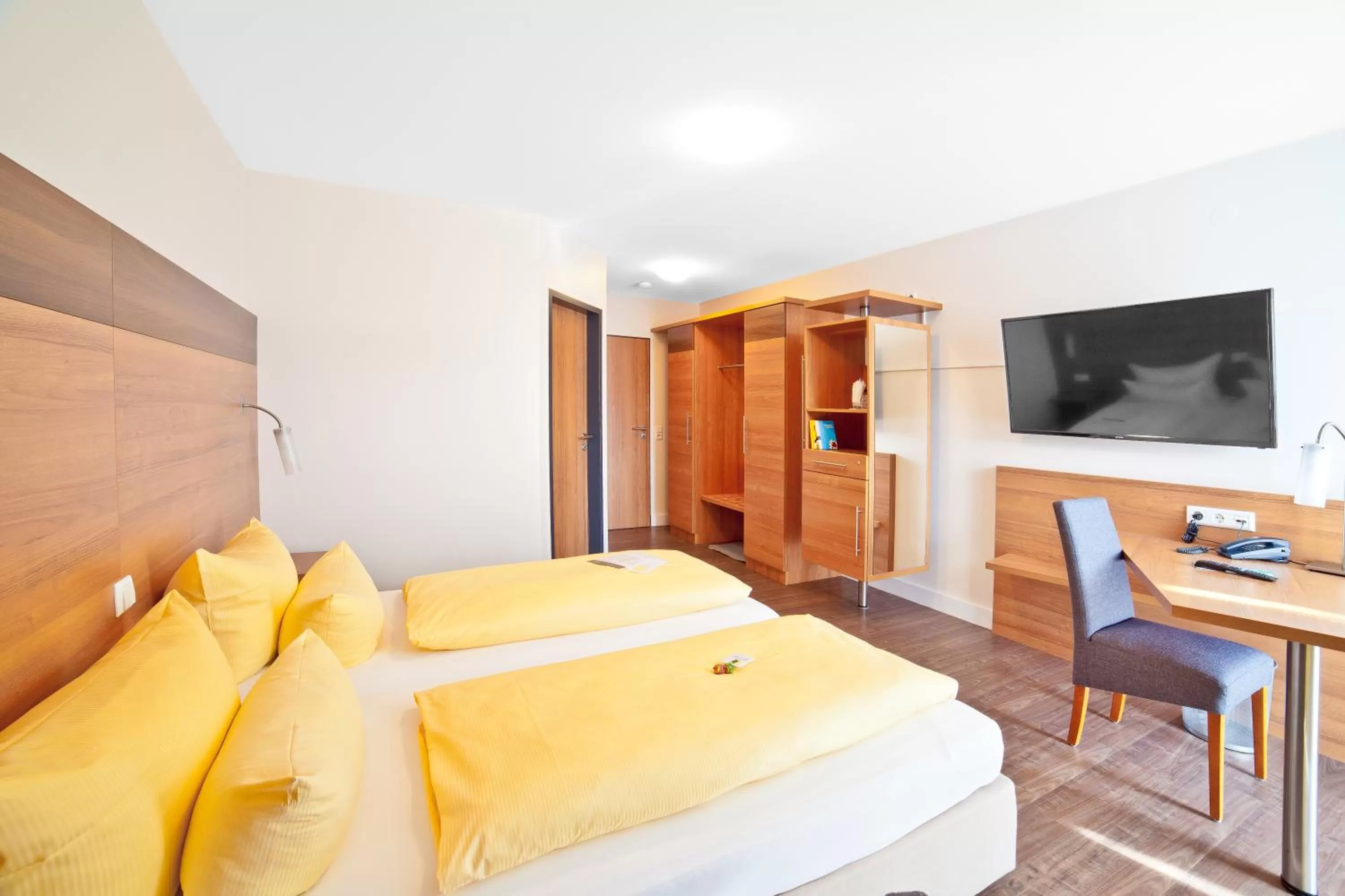 Photo of the whole room, Bed in allgovia hotel garni