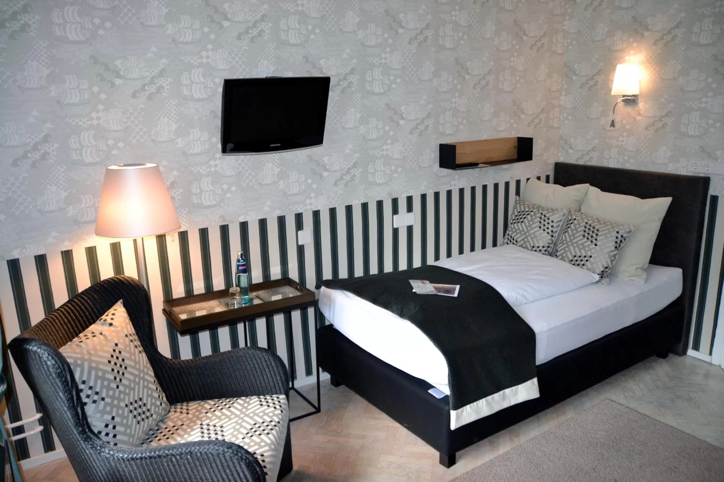 Photo of the whole room, Bed in Romantik Hotel Barbarossa