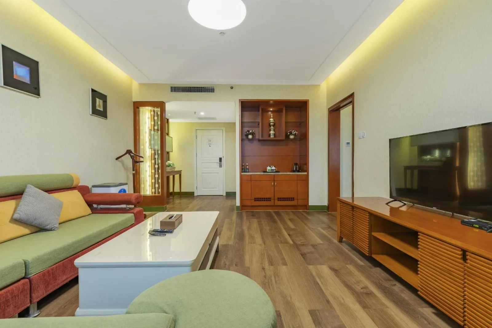 Seating Area in Oscar Hotel