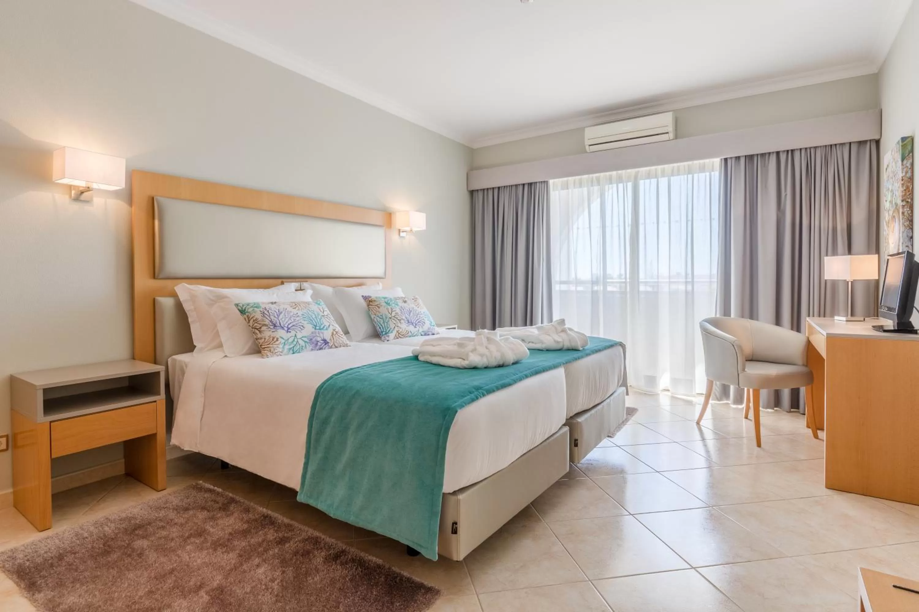 Bedroom, Bed in The Navigator - Solaqua