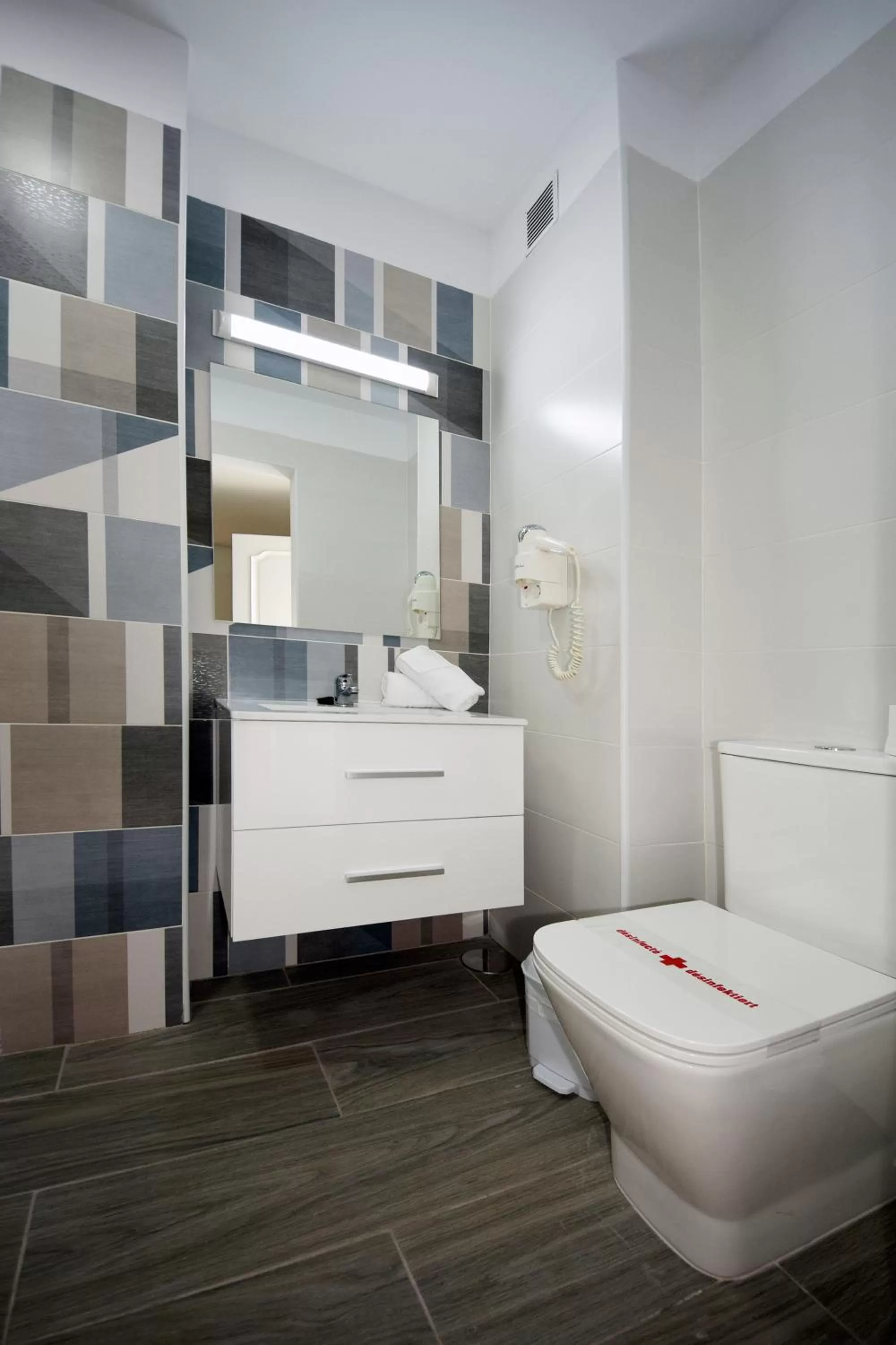 Bathroom in Skyview Hotel Tenerife