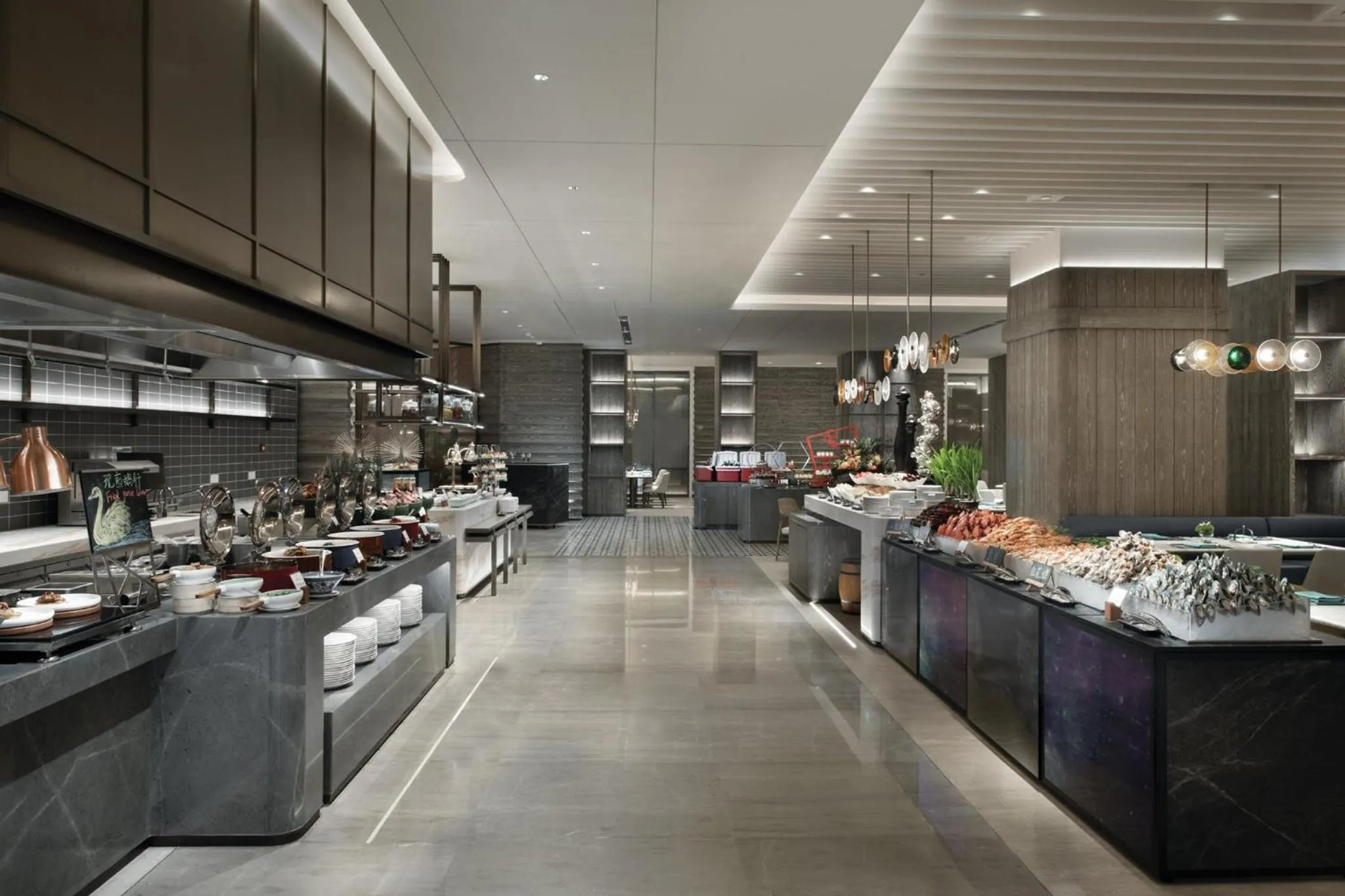 Restaurant/places to eat in Crowne Plaza Wuhan Optics Valley by IHG