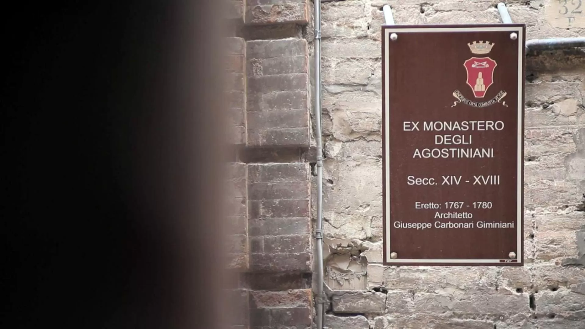 Facade/entrance in MA Hotel