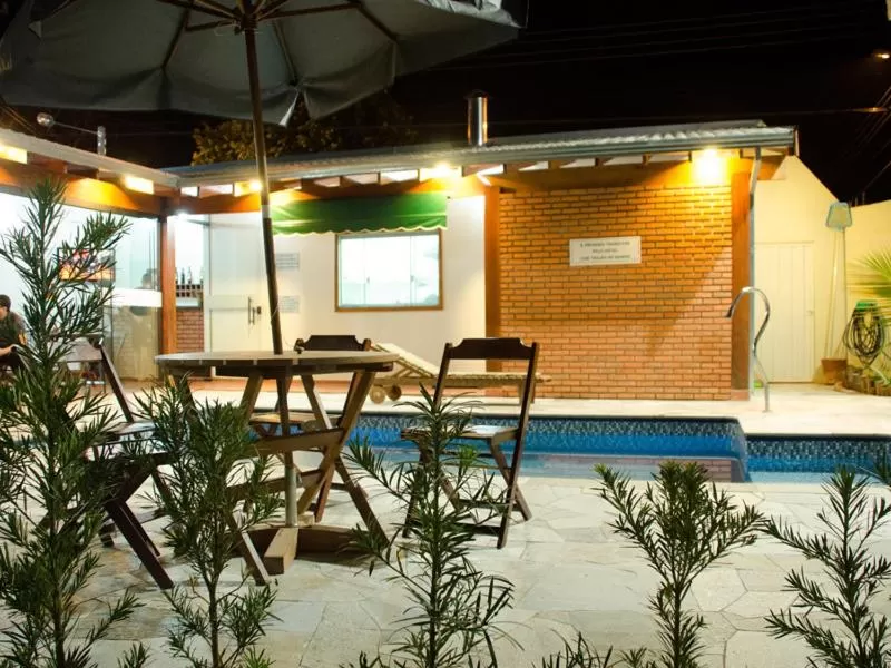 Restaurant/places to eat in Ville Park Hotel