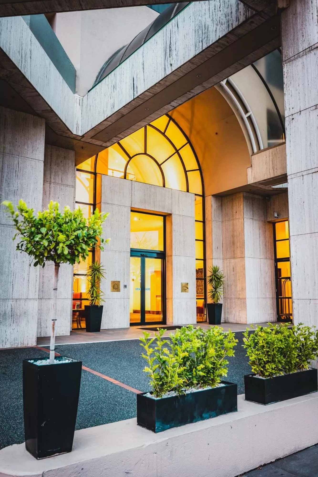 Facade/entrance in View Melbourne