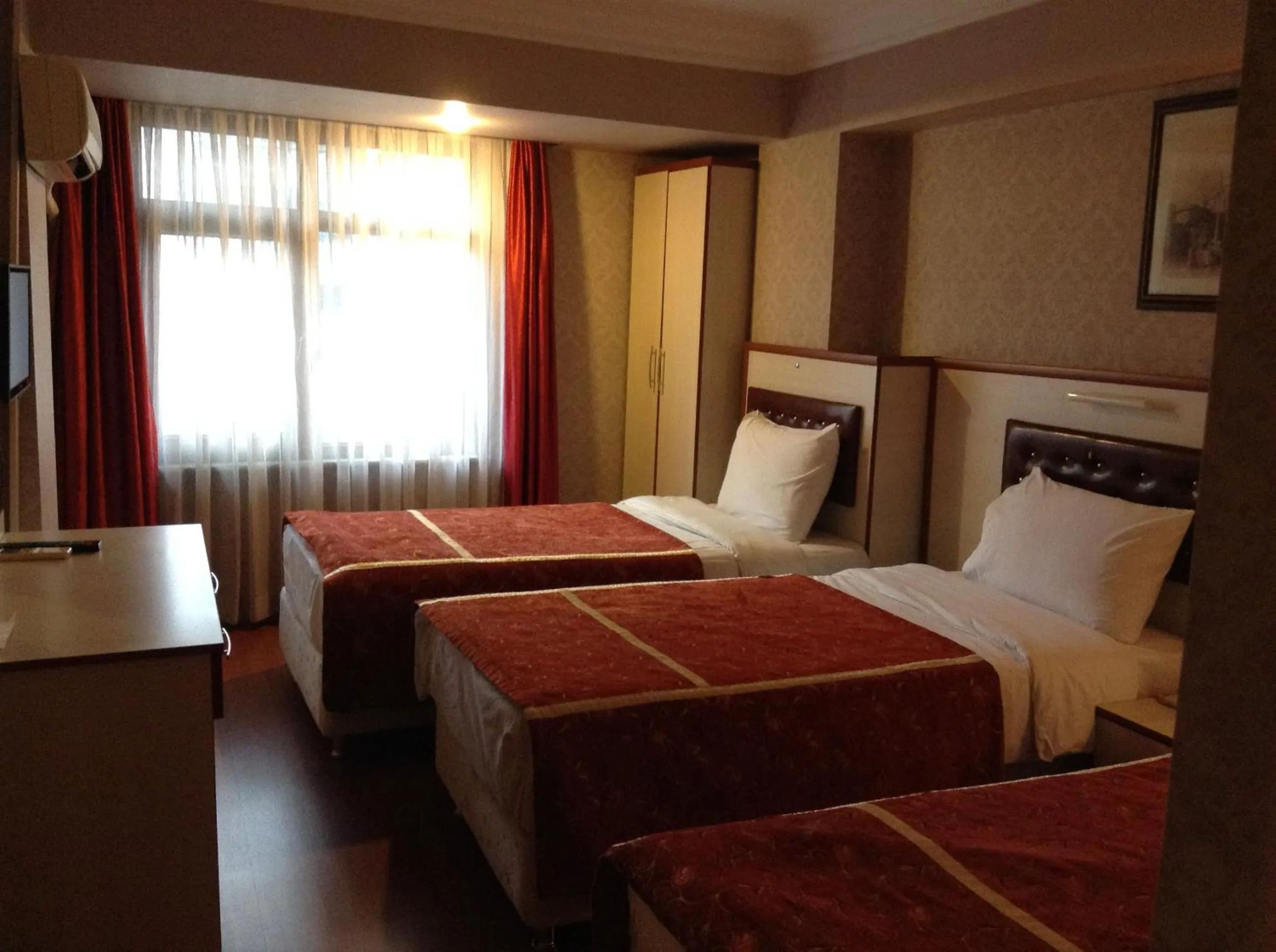 Day, Bed in Tayhan Hotel