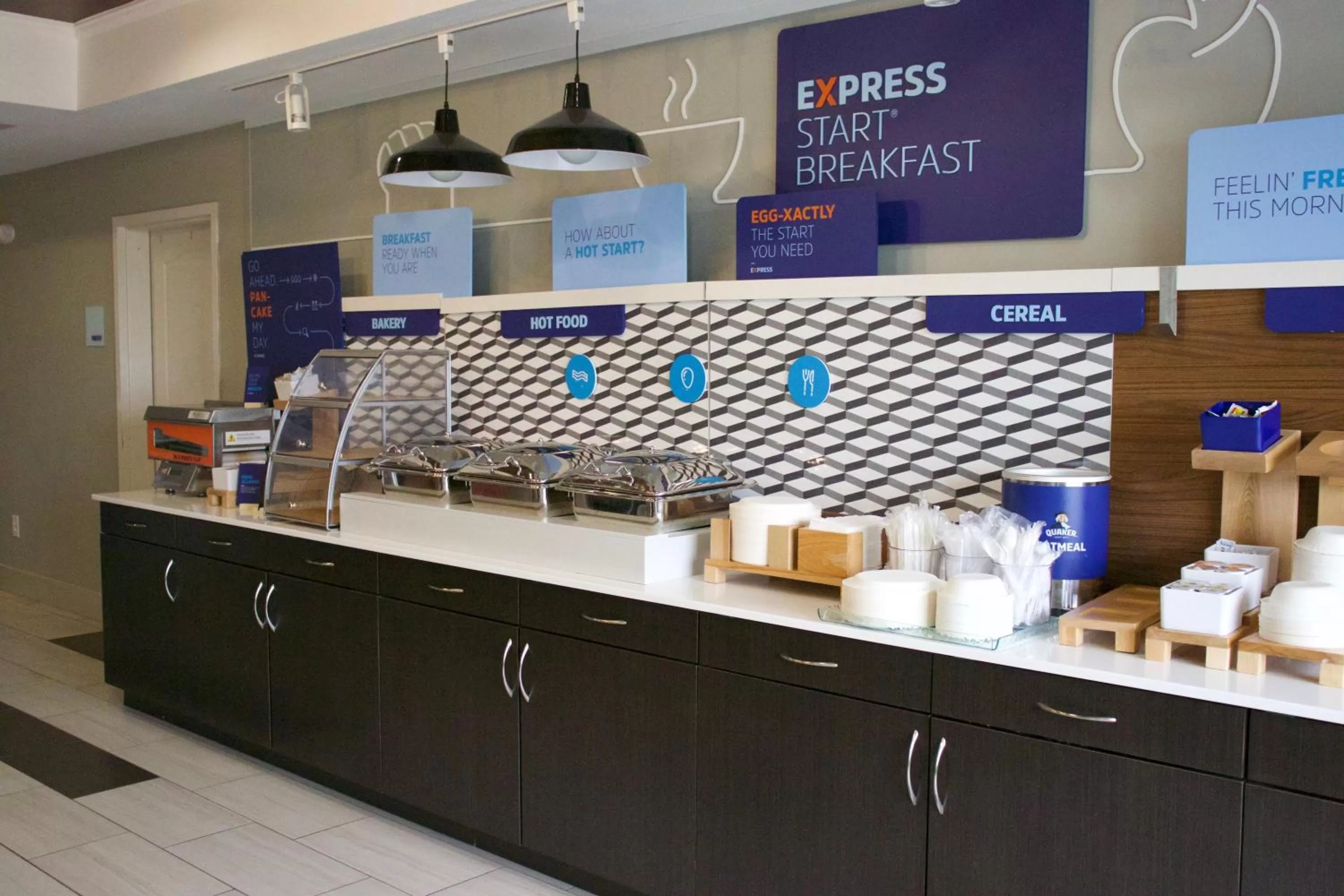 Breakfast in Holiday Inn Express Hotel & Suites Crawfordsville by IHG