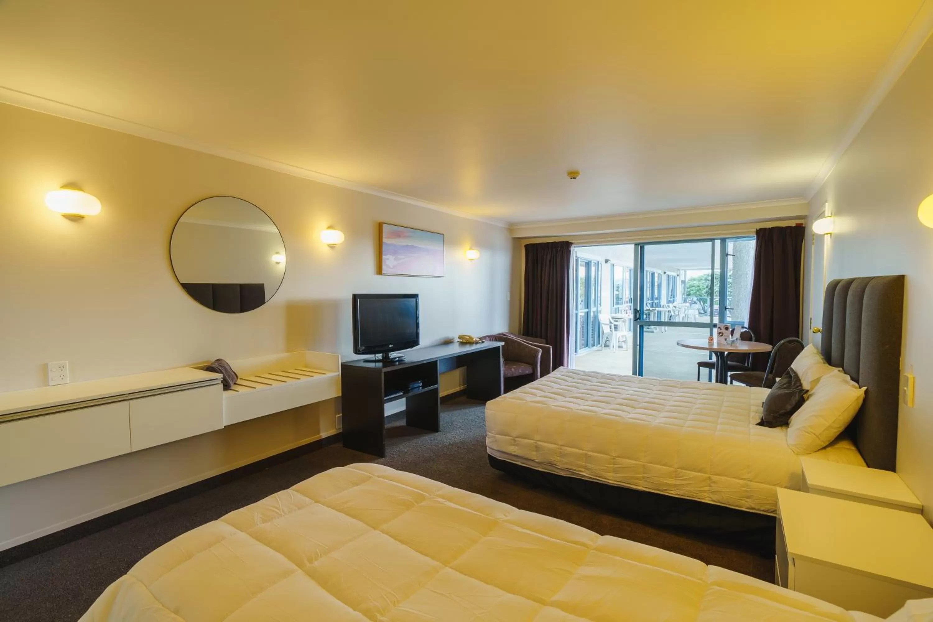 Bed in Anchorage Motor Lodge