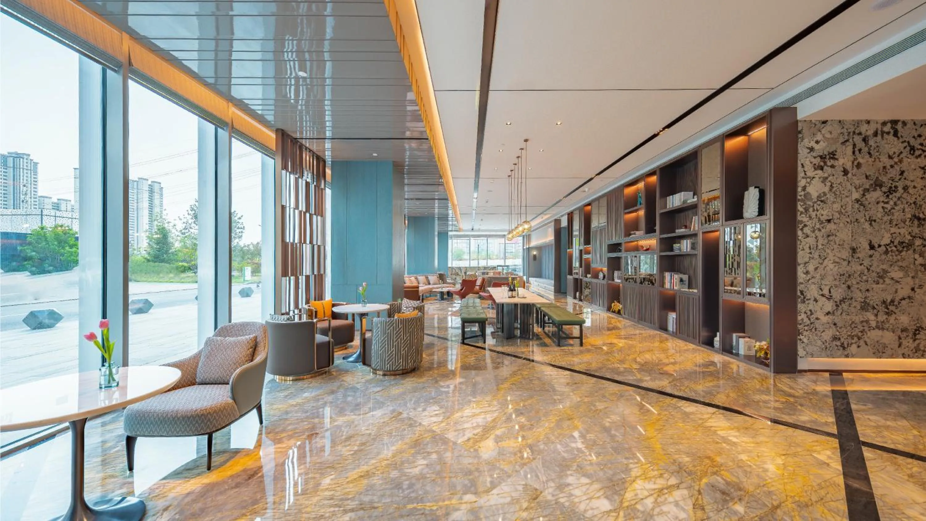 Lounge or bar in Holiday Inn Changchun Oriental Plaza by IHG