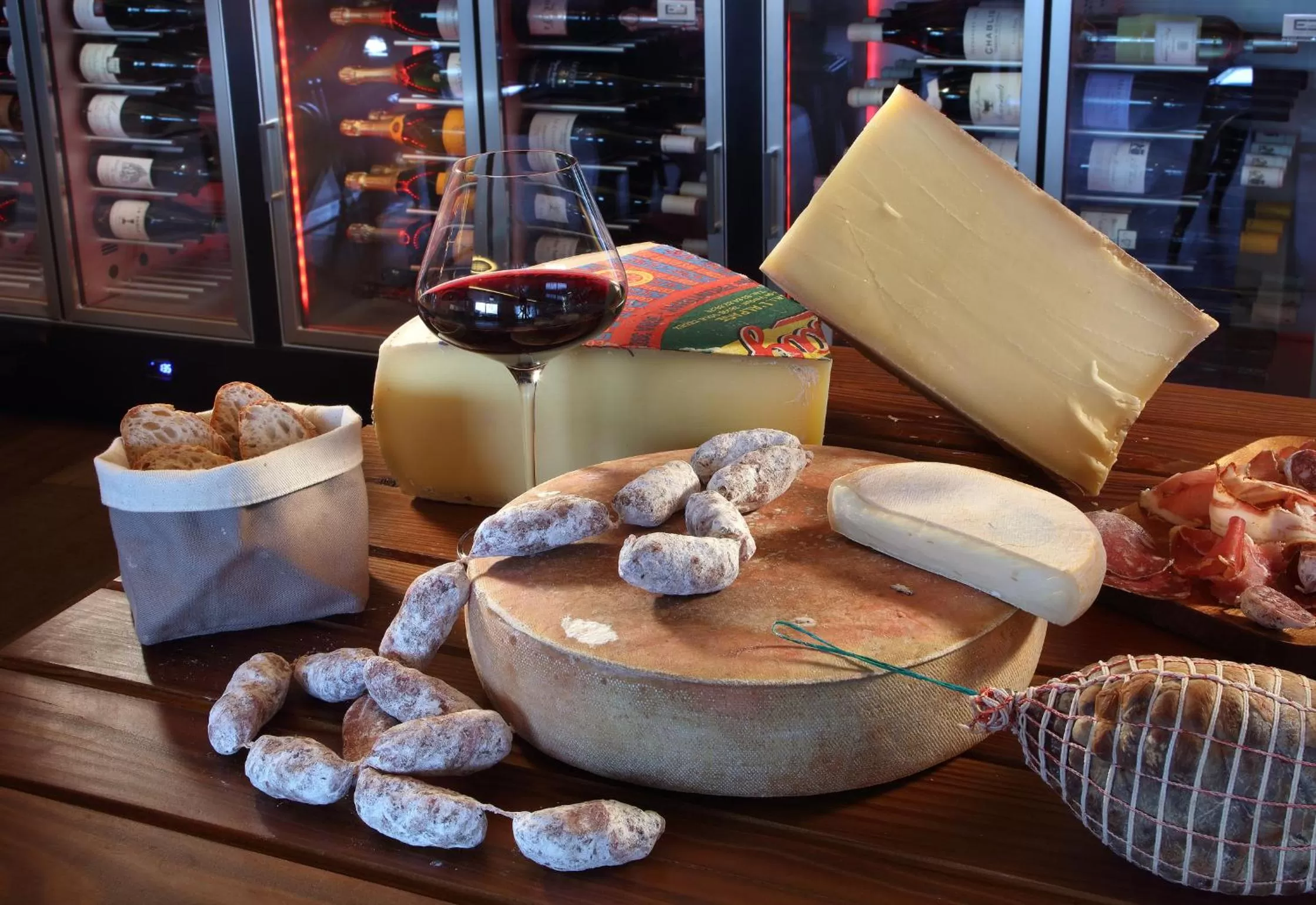 Food in Hôtel Koh-I Nor by Les Etincelles