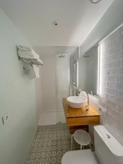 Shower in Hotel & Apartaments Thalassa Sport & Wellness