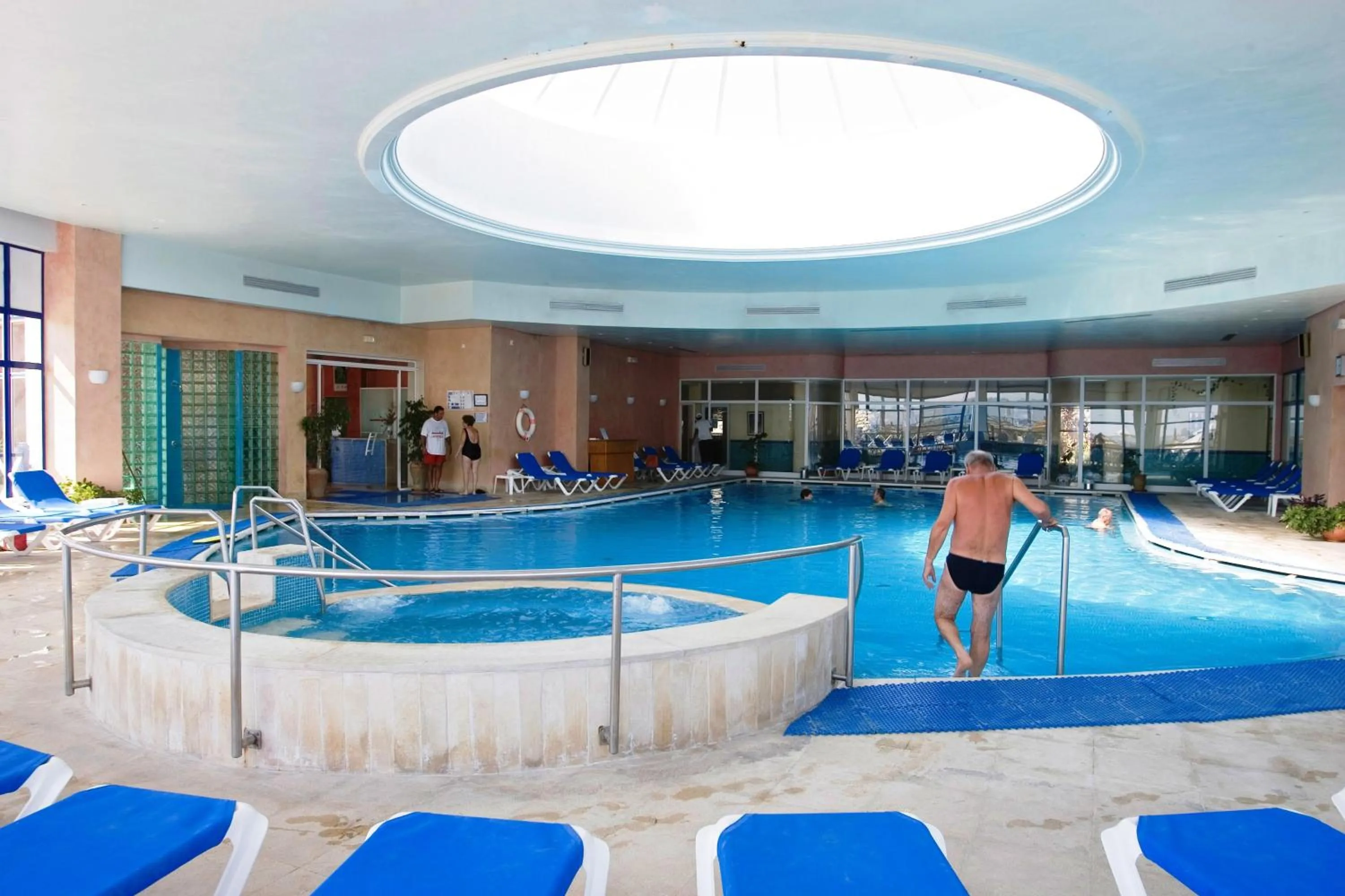 Swimming pool in Regency Hotel & Spa