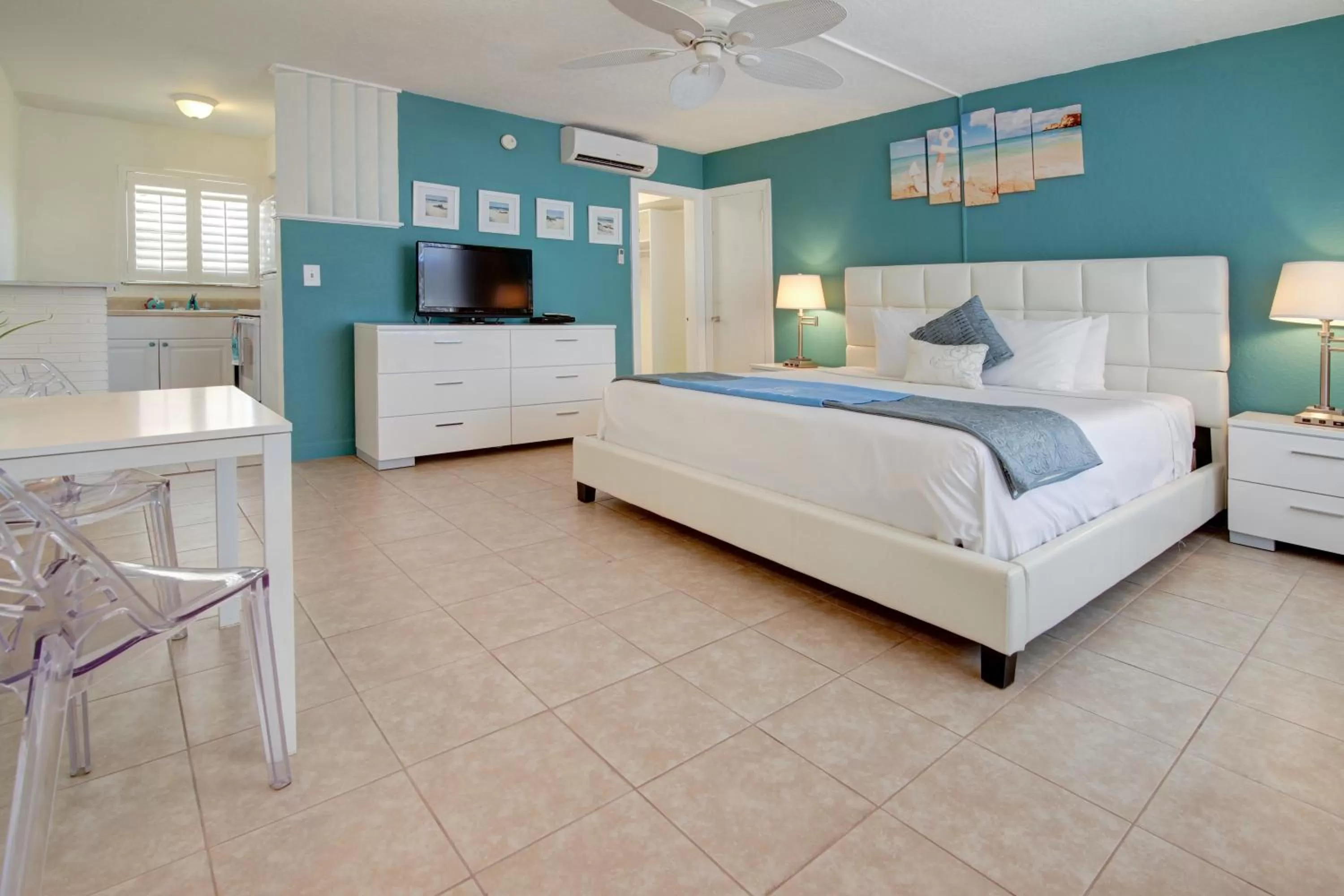 Photo of the whole room in Castle by the Sea Motel