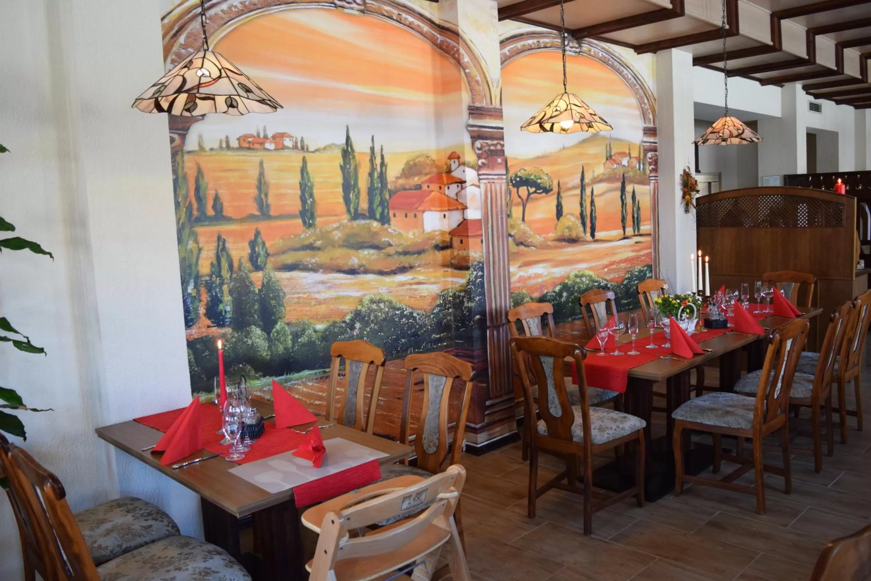 Restaurant/places to eat in Hotel Carola
