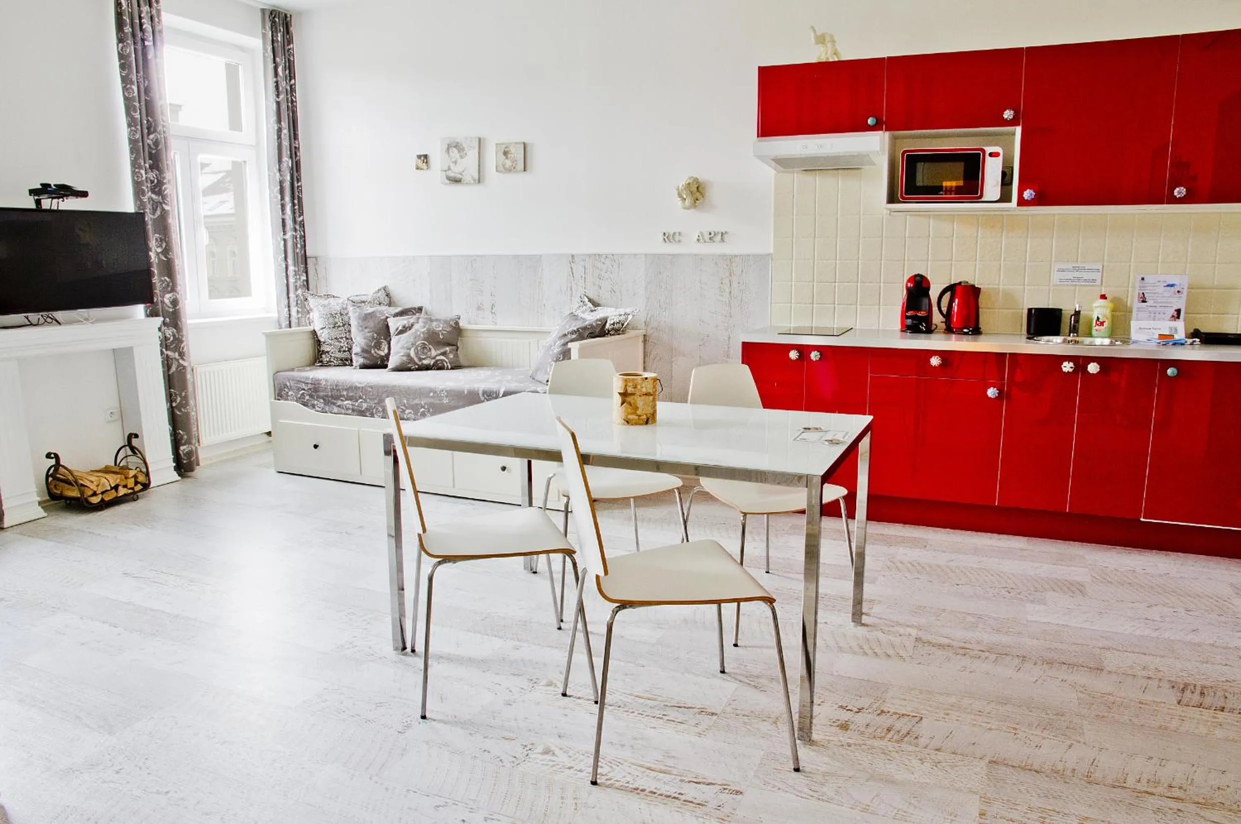 Coffee/tea facilities in Royal Court Legerova