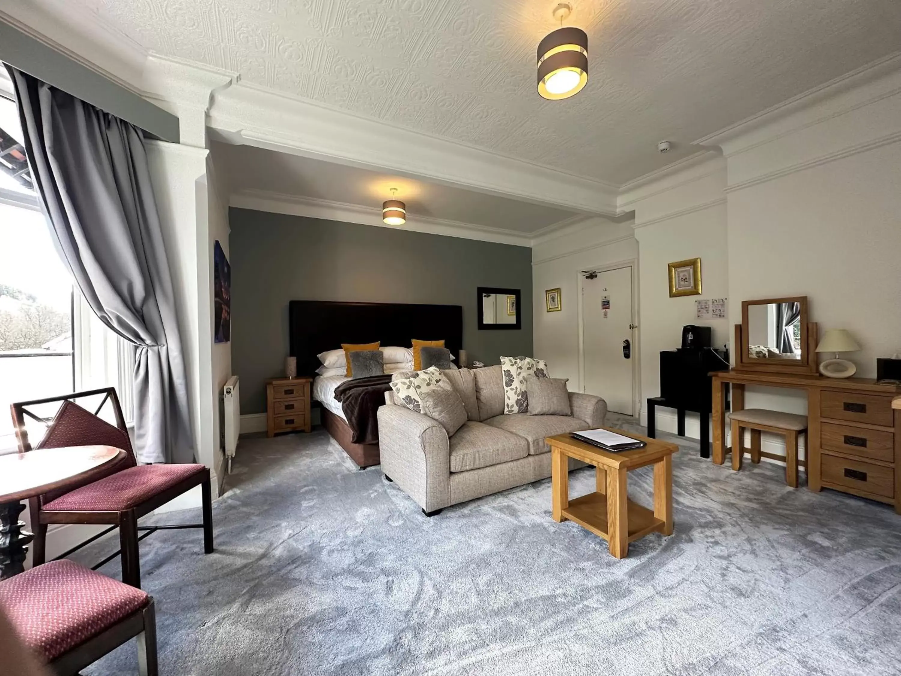 Hot Tub Room: Superking/Twin in Craig-y-Dderwen Riverside Hotel Hot Tub Room: Superking/Twin in Craig-y-Dderwen Riverside Hotel