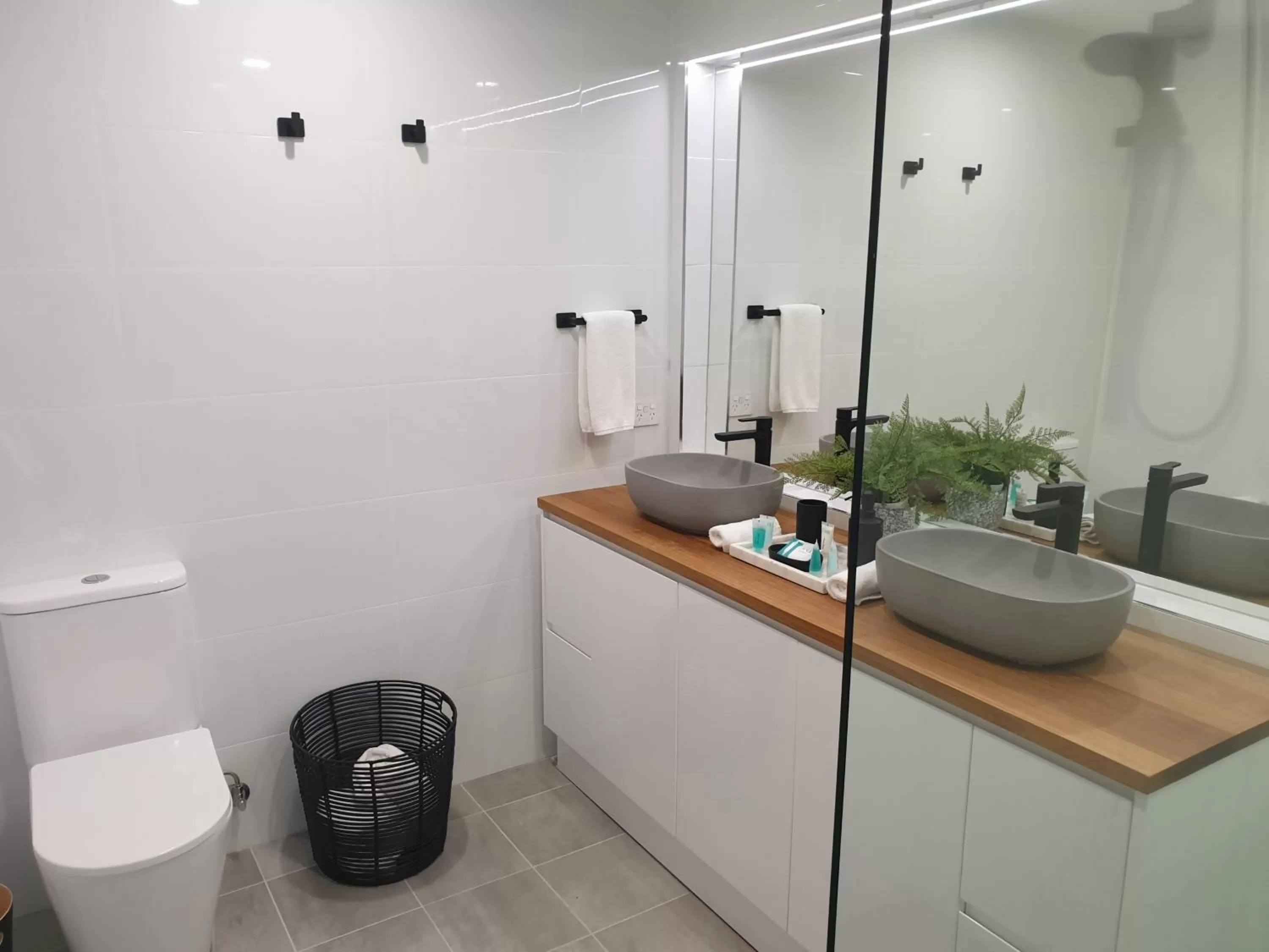 Bathroom in Twofold Bay Motor Inn