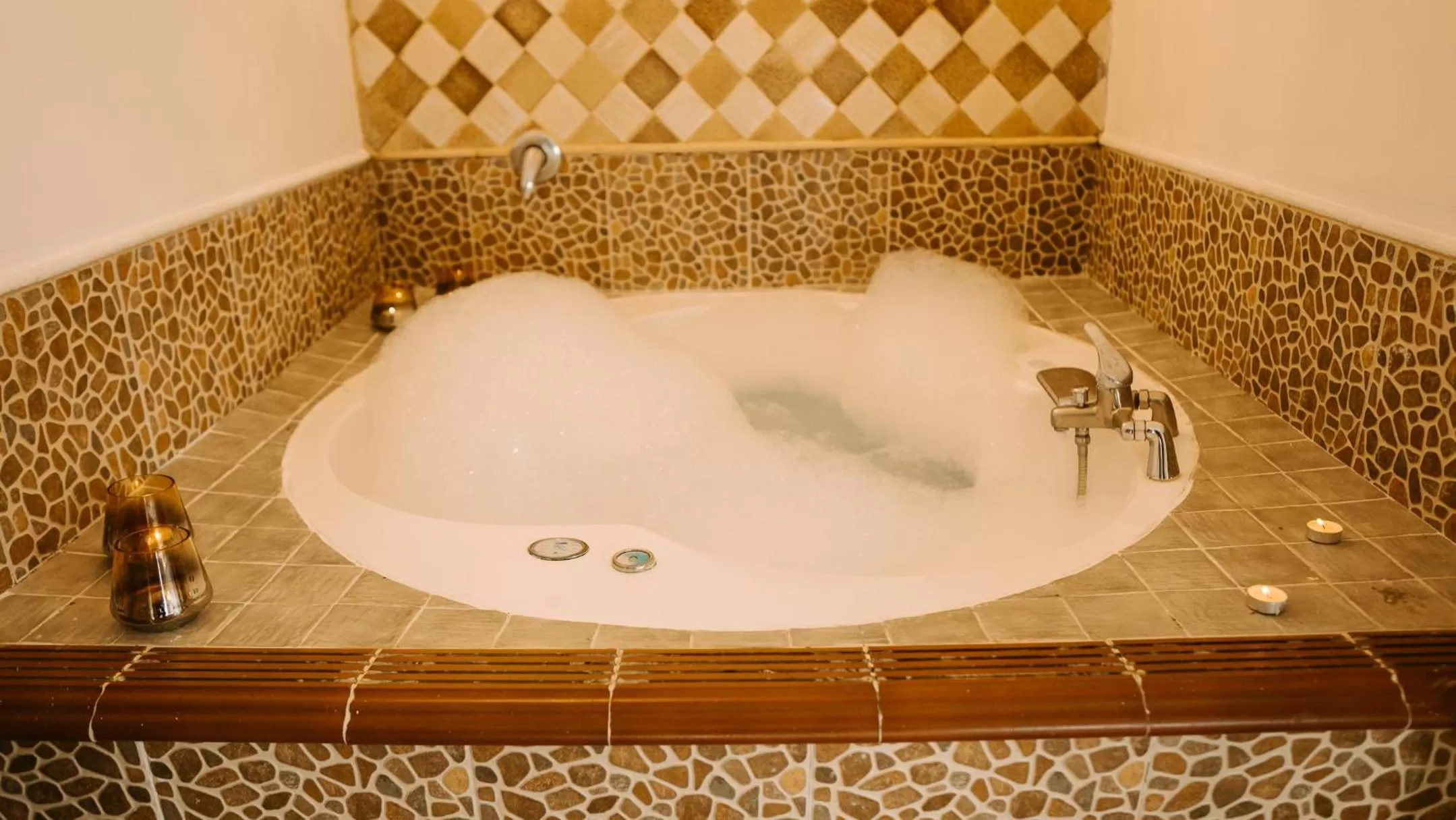 Hot Tub in Hospedería Ballesteros