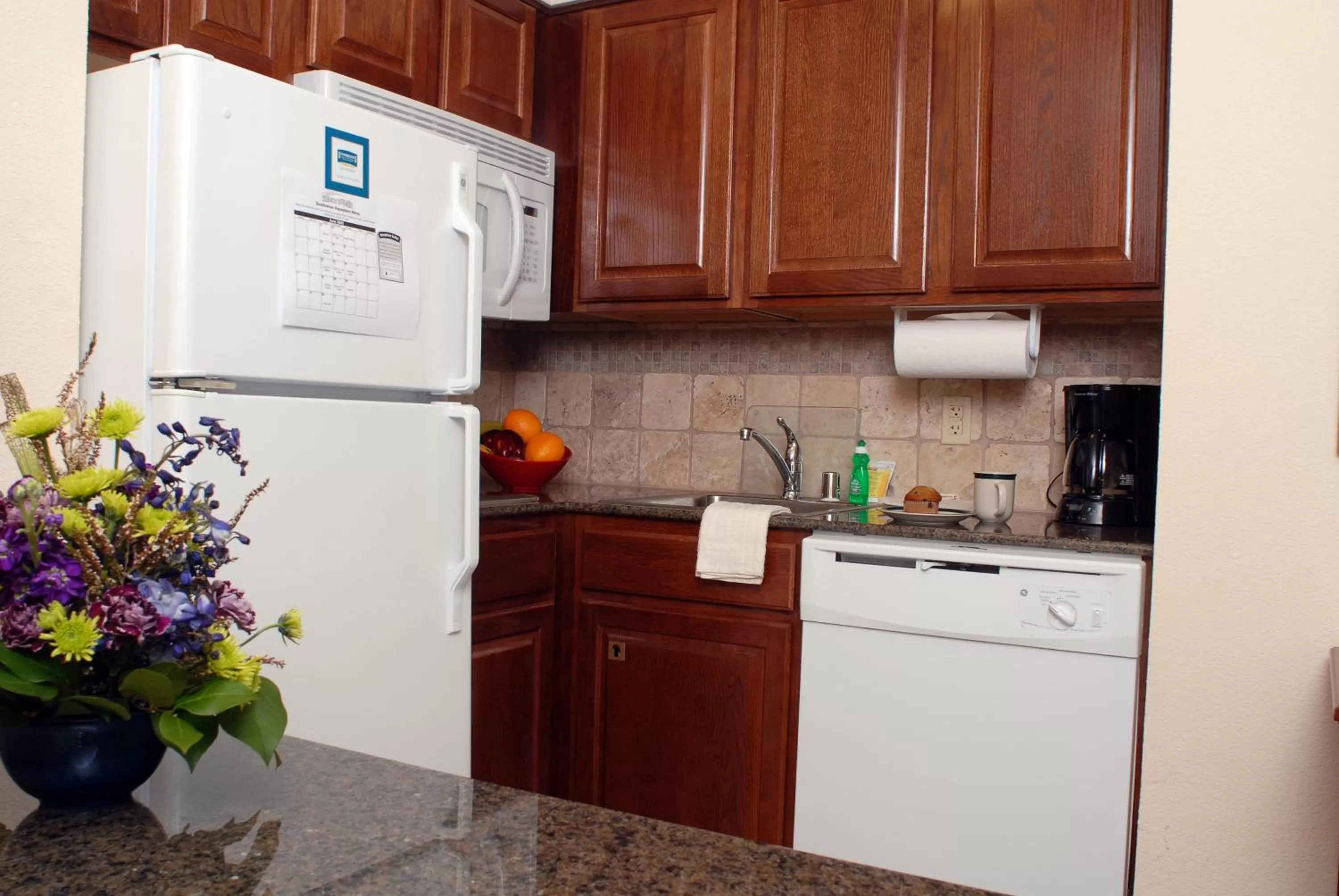 Kitchen or kitchenette in Staybridge Suites - Philadelphia Valley Forge 422 by IHG