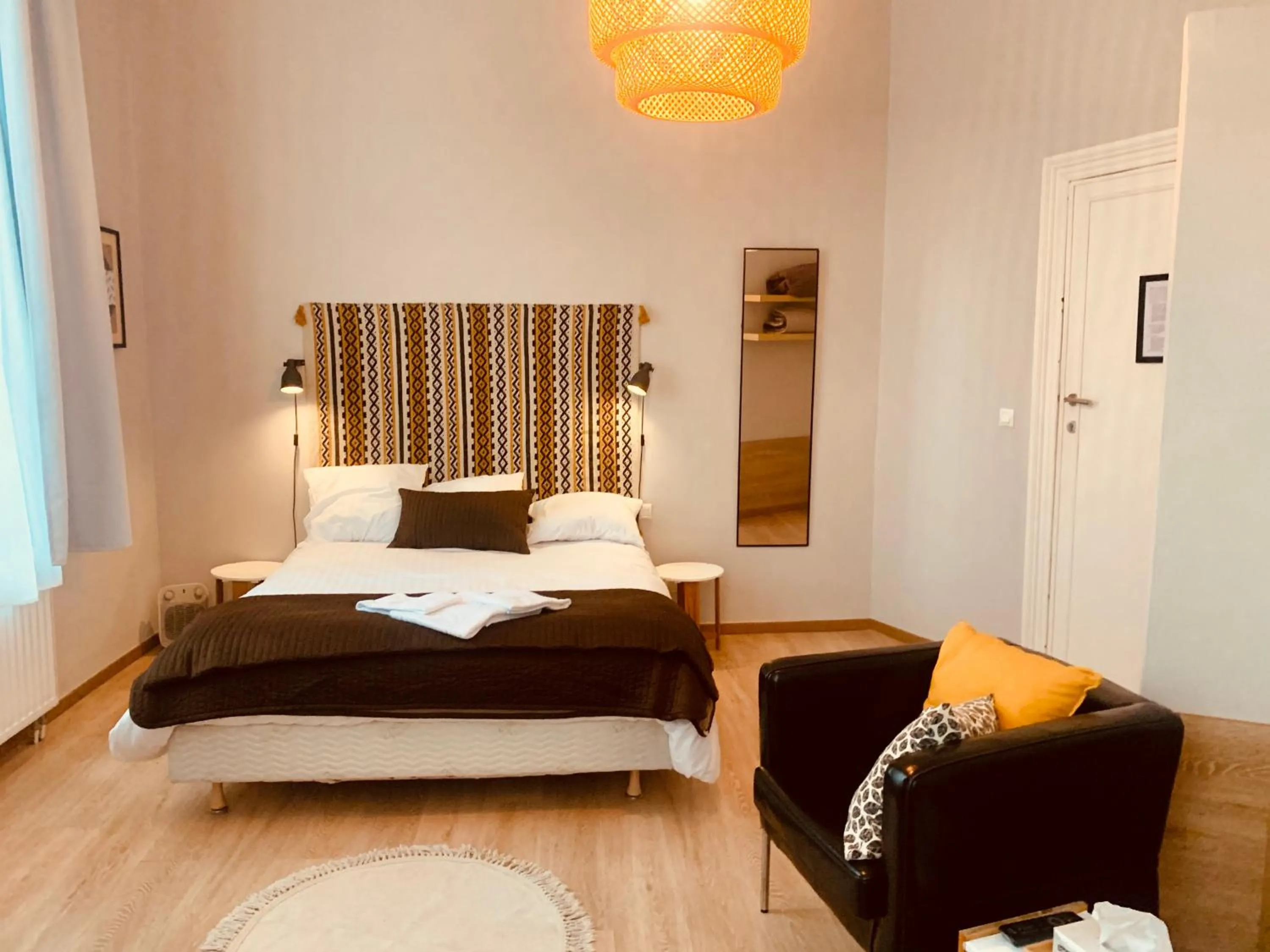 Bed in Hotel Du Parlement