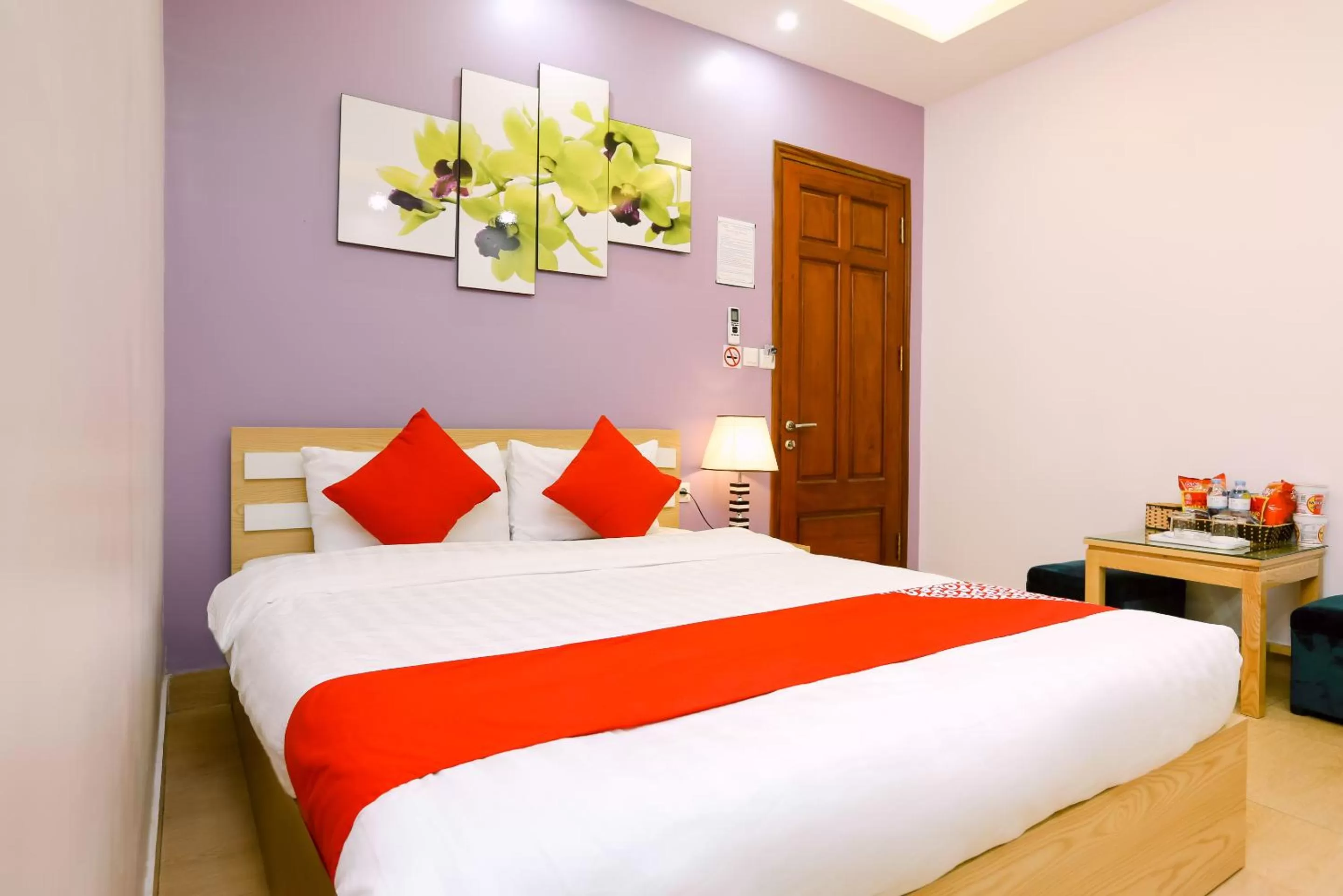 Photo of the whole room, Bed in Tuan Anh Hotel