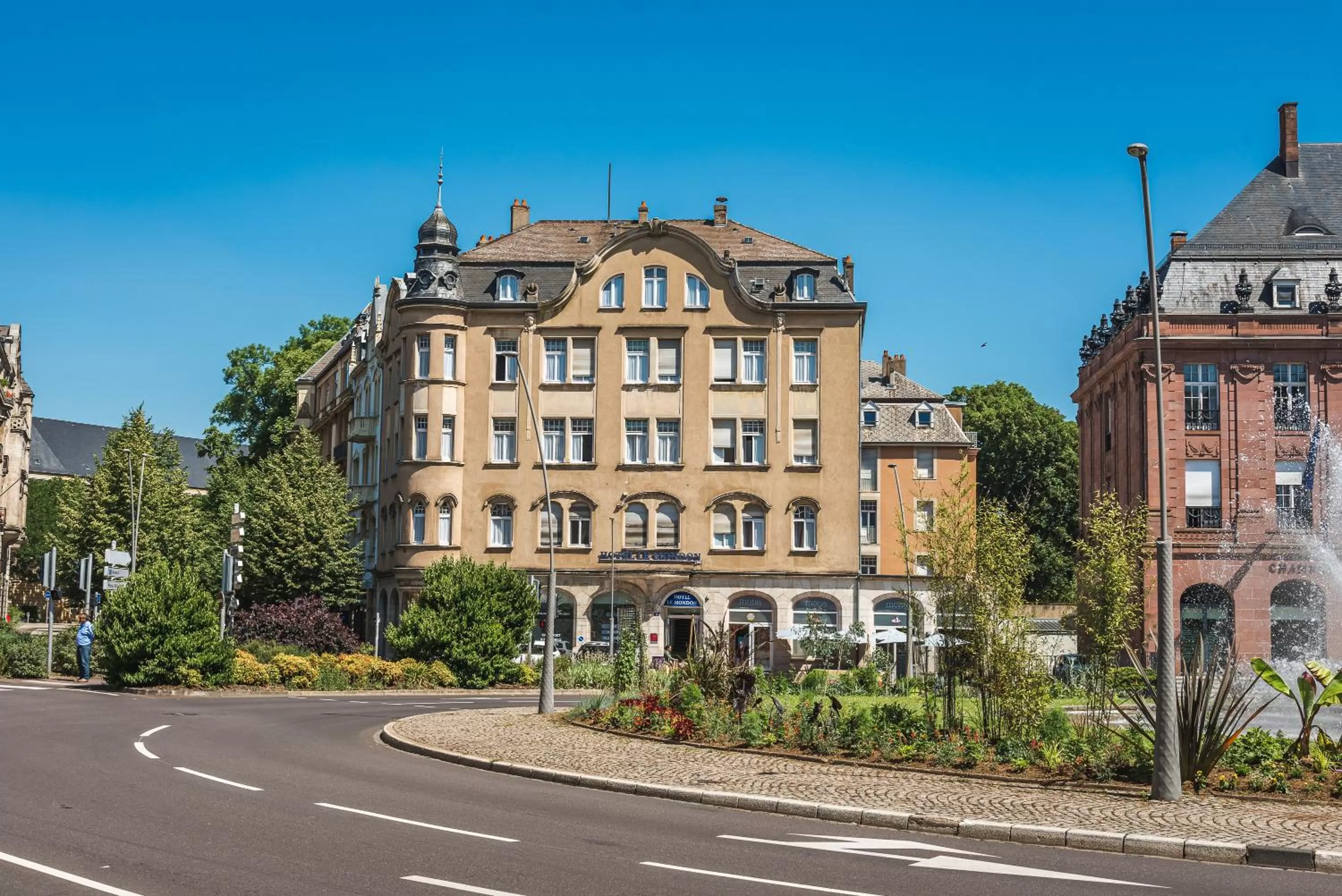 Property building in Hôtel Le Mondon Metz