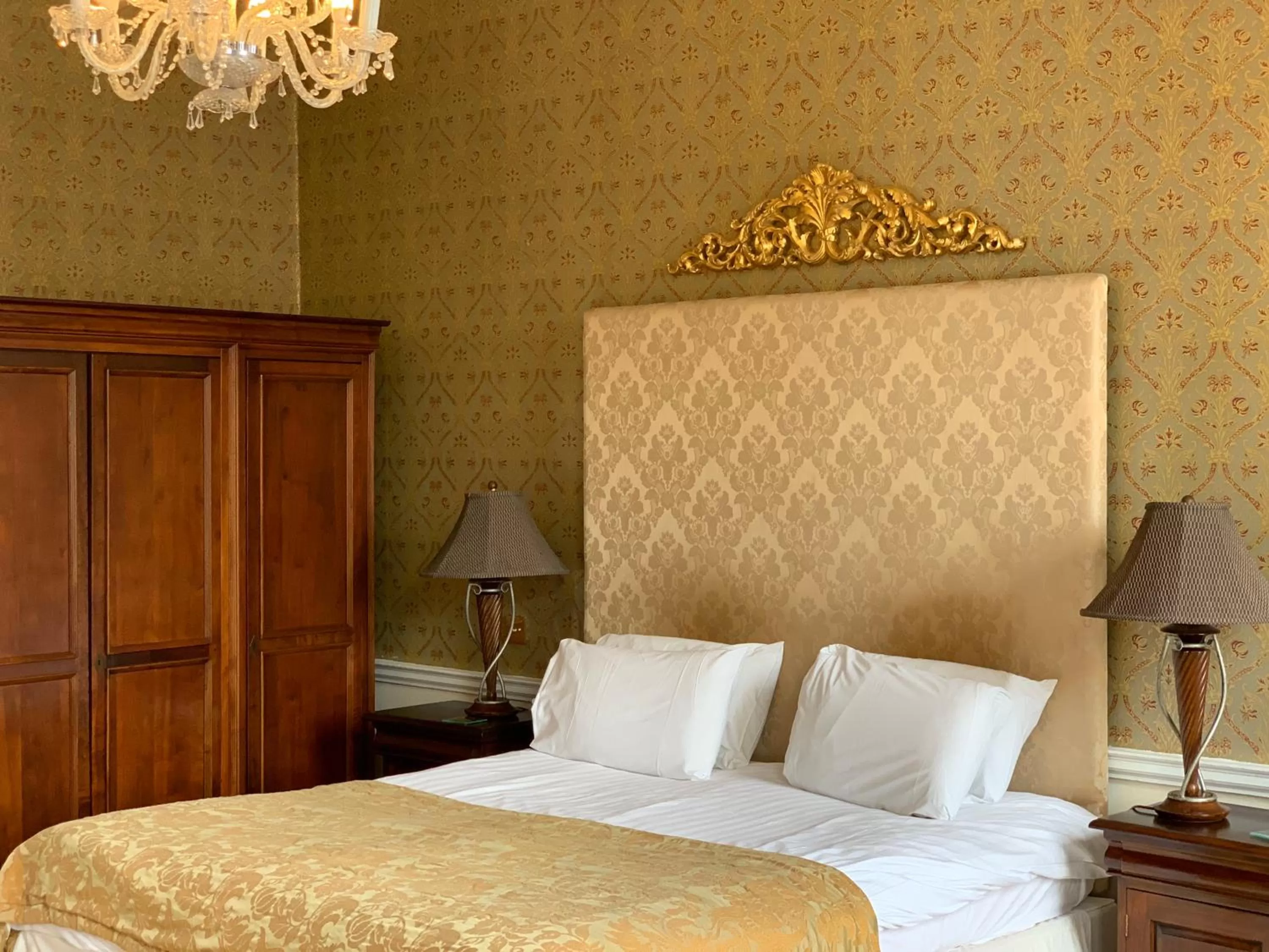 Bed in Colwick Hall Hotel