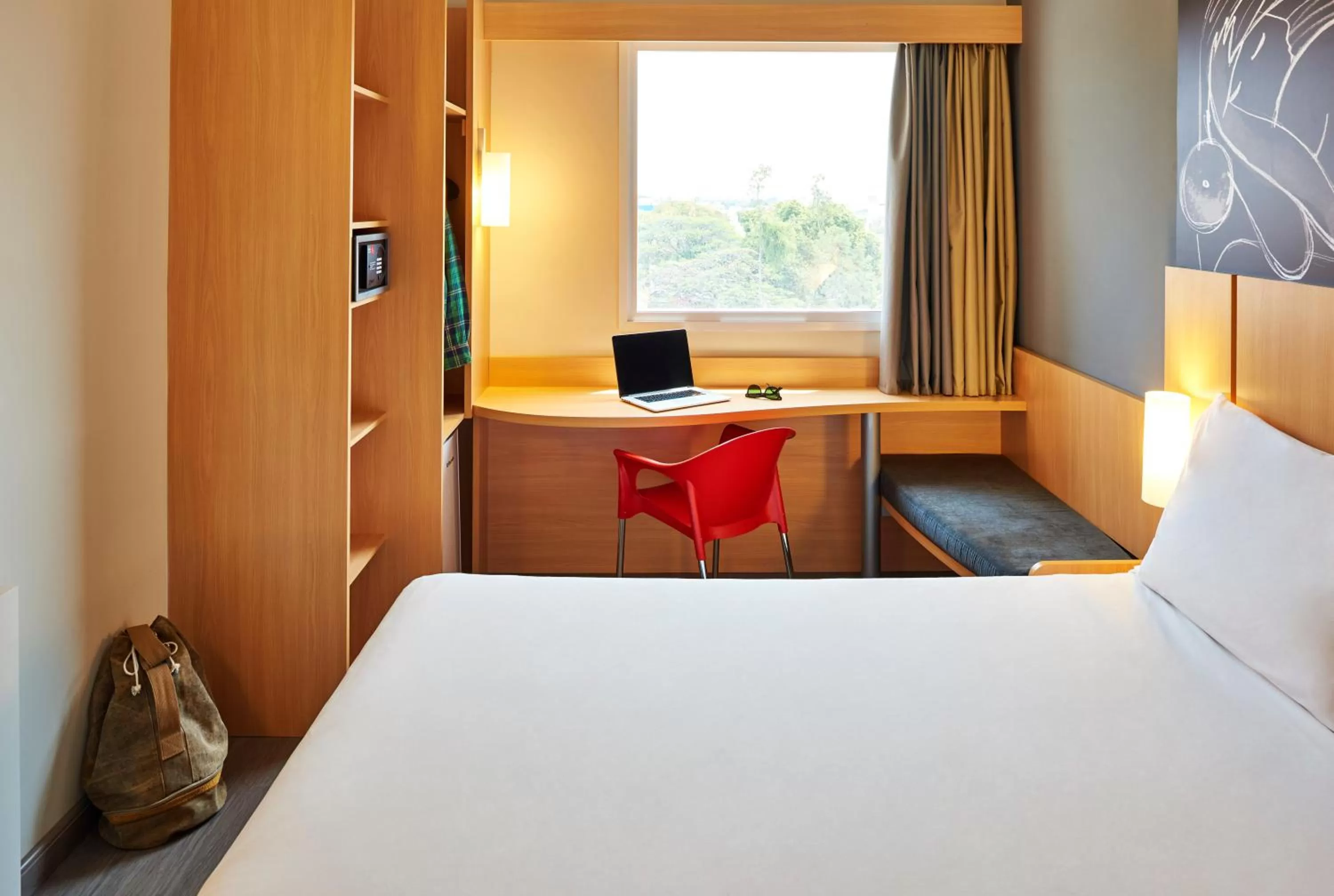 Bed in Ibis Guaratingueta Aparecida - Circuito da Fé