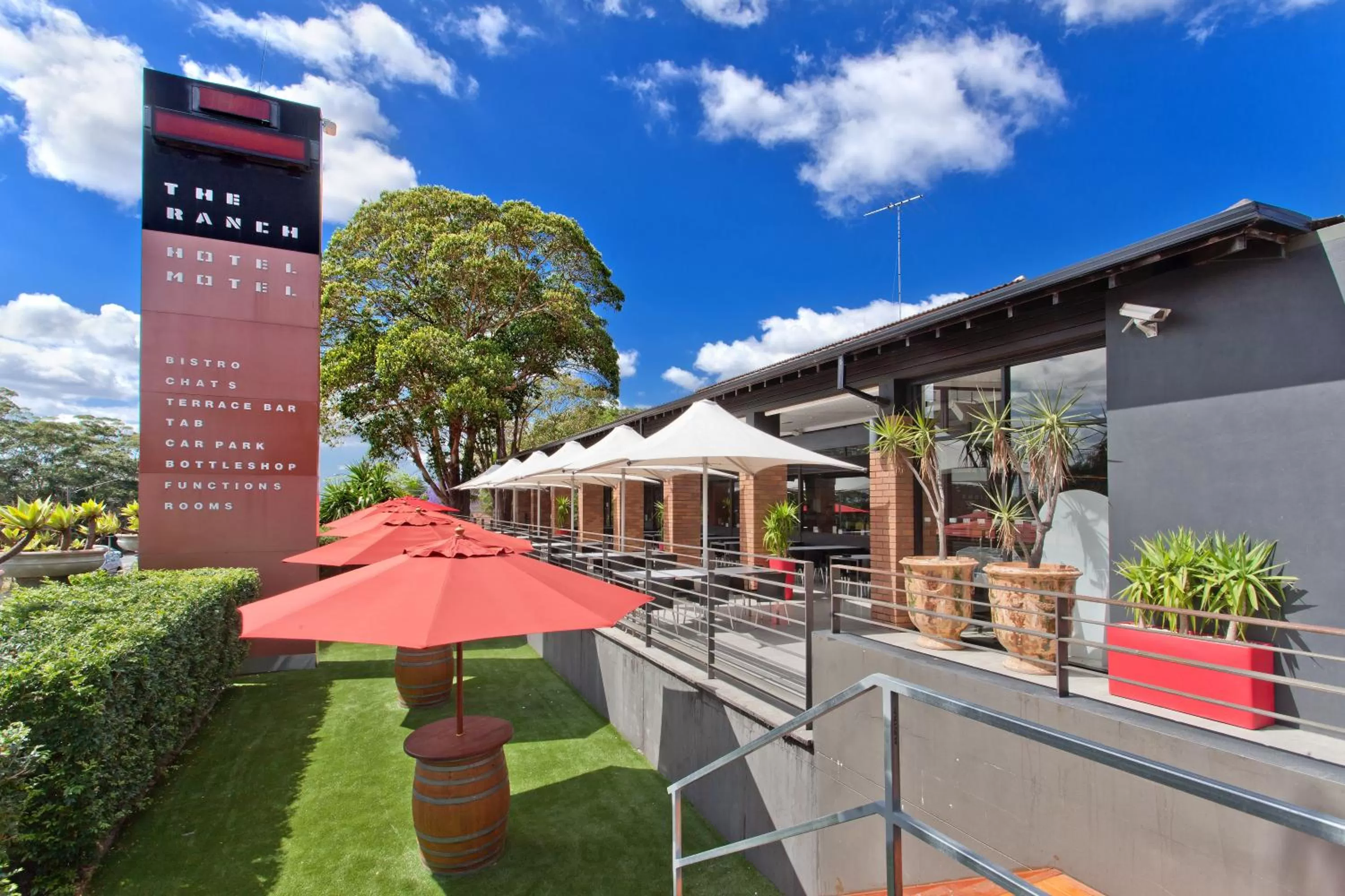 Facade/entrance in Nightcap at the Ranch Hotel