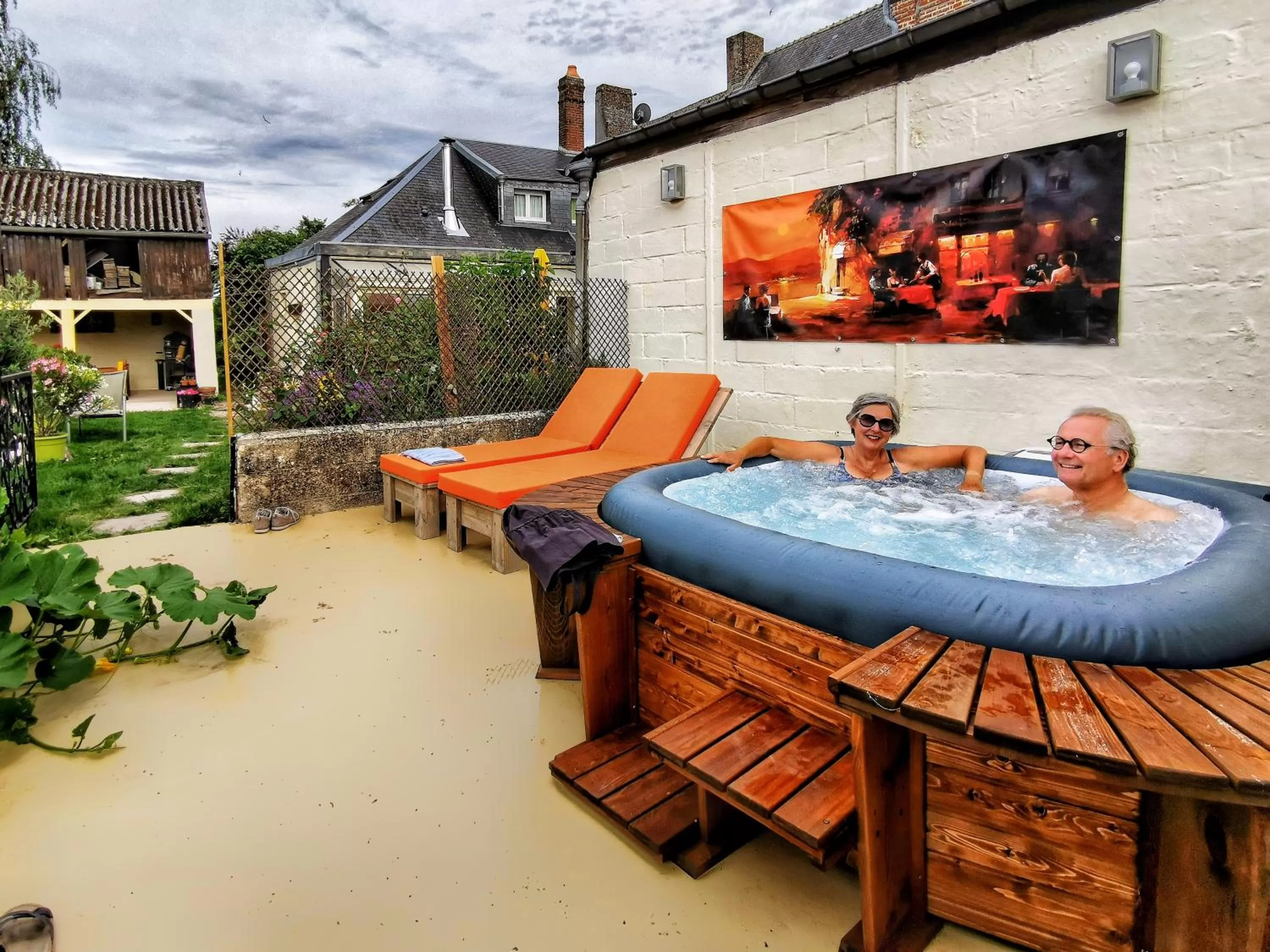 Hot Tub in Au Chapitre